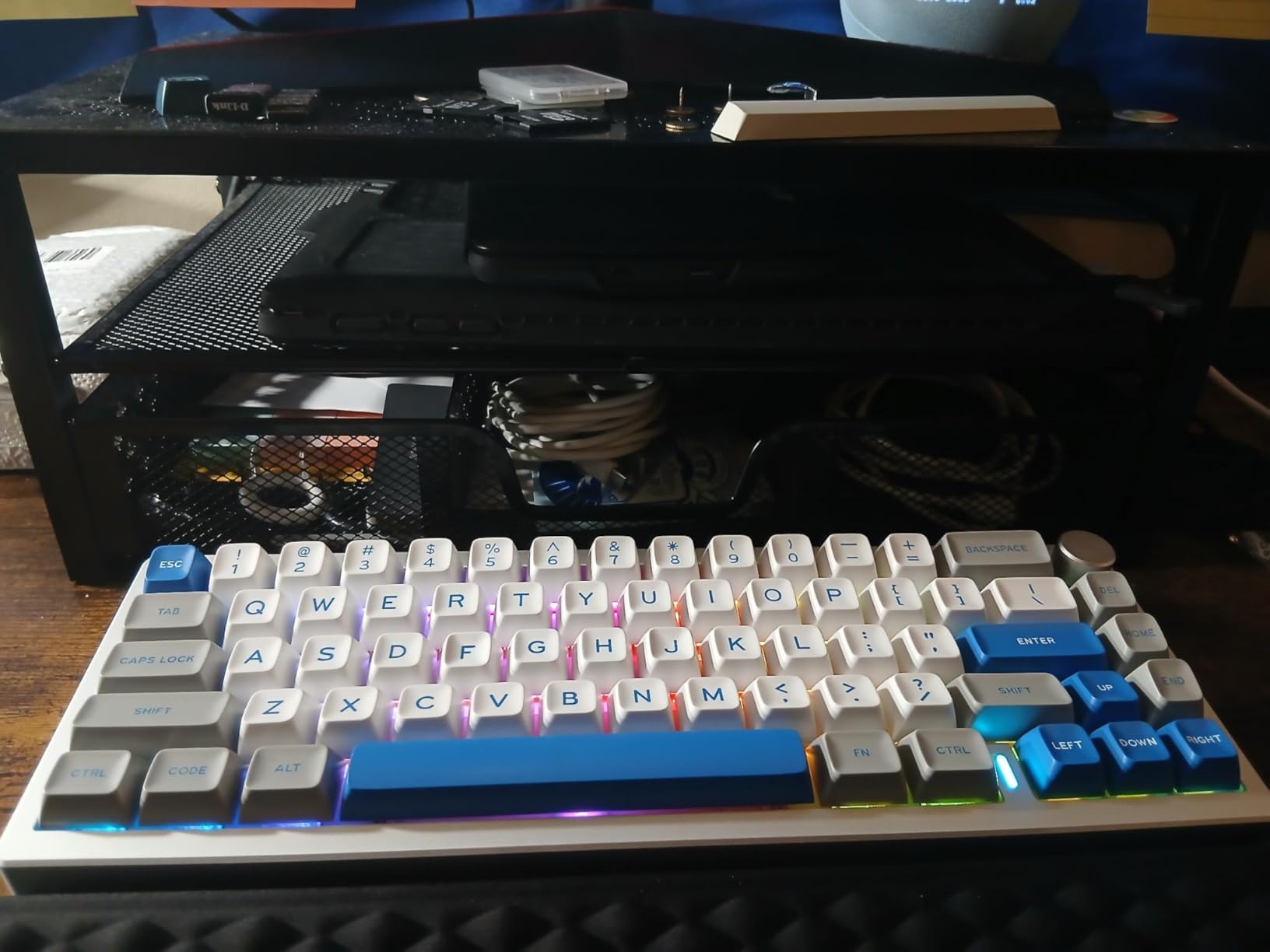 YUNZII AL68 Wireless Mechanical Keyboard,Full Aluminum CNC,60% Layout with Knob, QMK/VIA Software,Gasket Mounted,Hot Swappable,RGB Backlit,BT/2.4G/USB-C for Mac/Win (Silver, Milk V2) customer photo 2