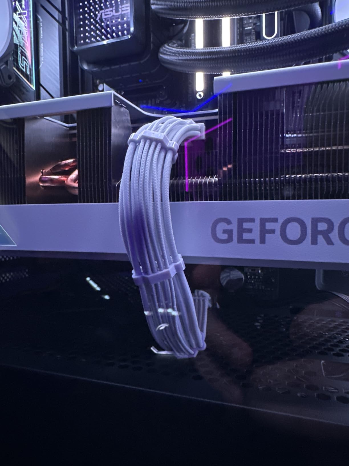 AsiaHorse 12VHPWR Adapter Cable Extension, 600 Watts Rated 12+4-Pin (16-Pin) Female to Male PCIe Extension Cable, Compatible with RTX 3090Ti 4070ti 4080 4090, 3CM Length (Pure White) customer photo 1