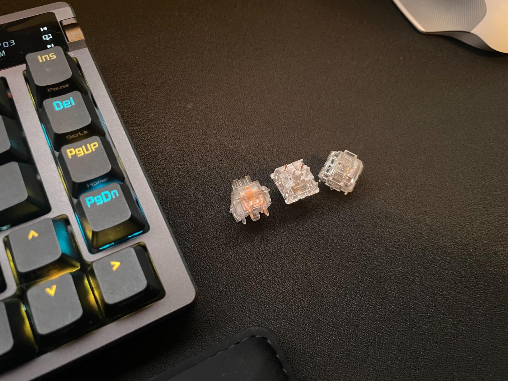 WS Hall Effect Magnetic Keyboard Switches, WS Dash HE Magnetic Linear Switches with POM Stem, Pre-lubed Freely Setting Pre-Travel Key Switch Compatible with Hall Effect Keyboard 70Pcs customer photo 2