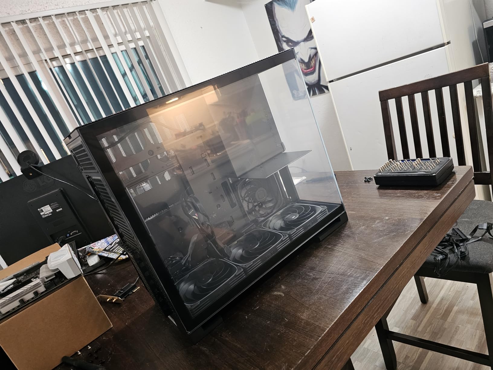 Geometric Future M5 Tempered Glass Mid Tower, E-ATX/ATX Gaming Case, 1.2mm Steel, Type C, Toolless Panels, Support 420/360 Radiator, ARGB PWM 140m Fan x 5 Pre-Installed, Black/Green, GEO-M5F-BNY customer photo 1