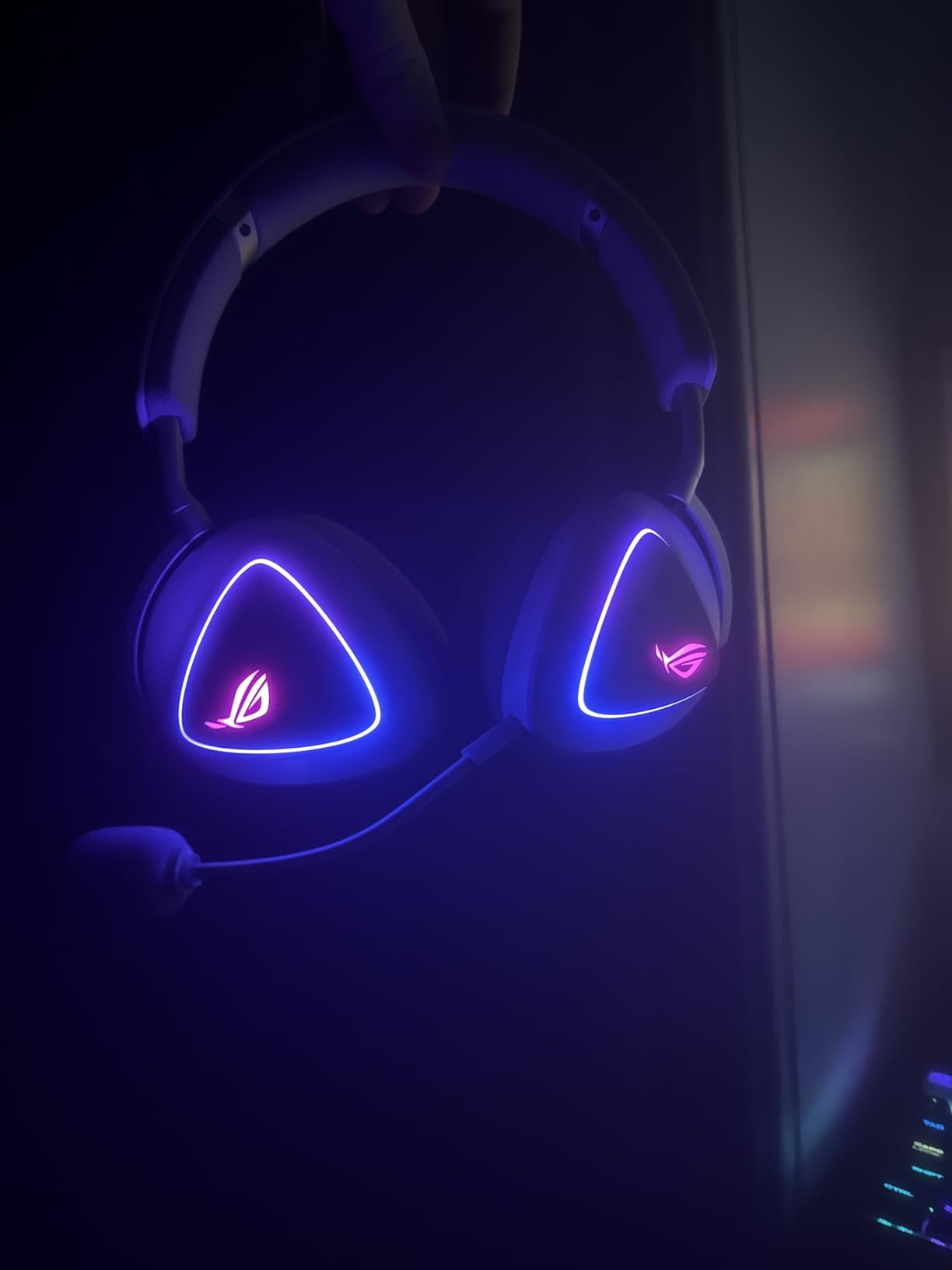 ROG Delta II Wireless Gaming Headset with Detachable Mic - Tri-Mode (BT, 2.4GHz, 3.5mm), 50mm Titanium-Plated Drivers, 110Hr Battery, Lightweight, for PC, PS5, PS4, Xbox, Switch, Mobile - Black customer photo 1