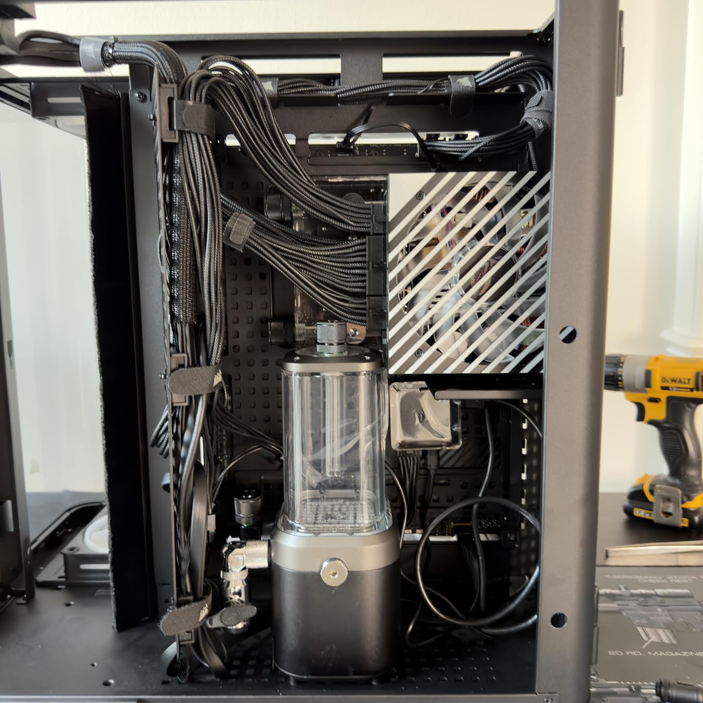 ASUS ROG Loki SFX-L 1200W Titanium PSU (Fully Modular Power Supply, 80+ Titanium, 120mm PWM ARGB Fan, Aura Sync, ATX 3.0 Compatible, PCIe 5.0 Ready, 10 Year Warranty) customer photo 1