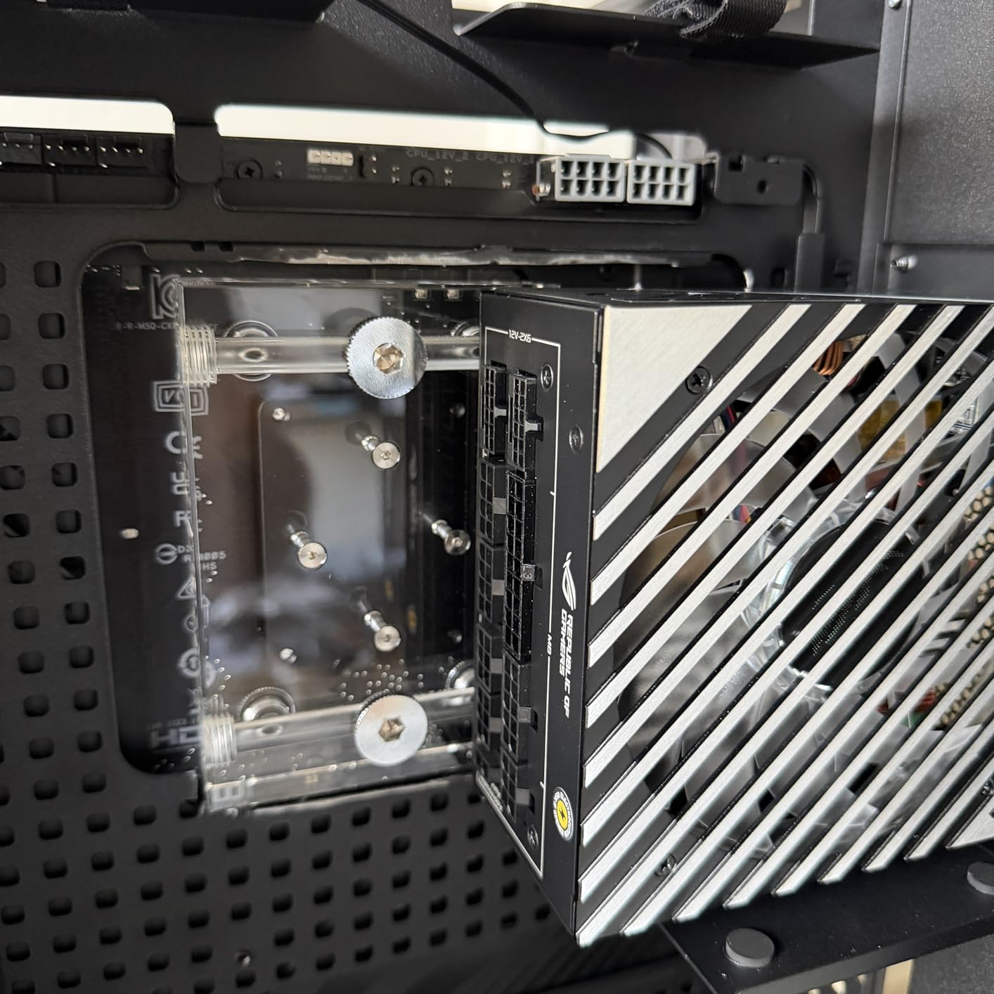 ASUS ROG Loki SFX-L 1200W Titanium PSU (Fully Modular Power Supply, 80+ Titanium, 120mm PWM ARGB Fan, Aura Sync, ATX 3.0 Compatible, PCIe 5.0 Ready, 10 Year Warranty) customer photo 2