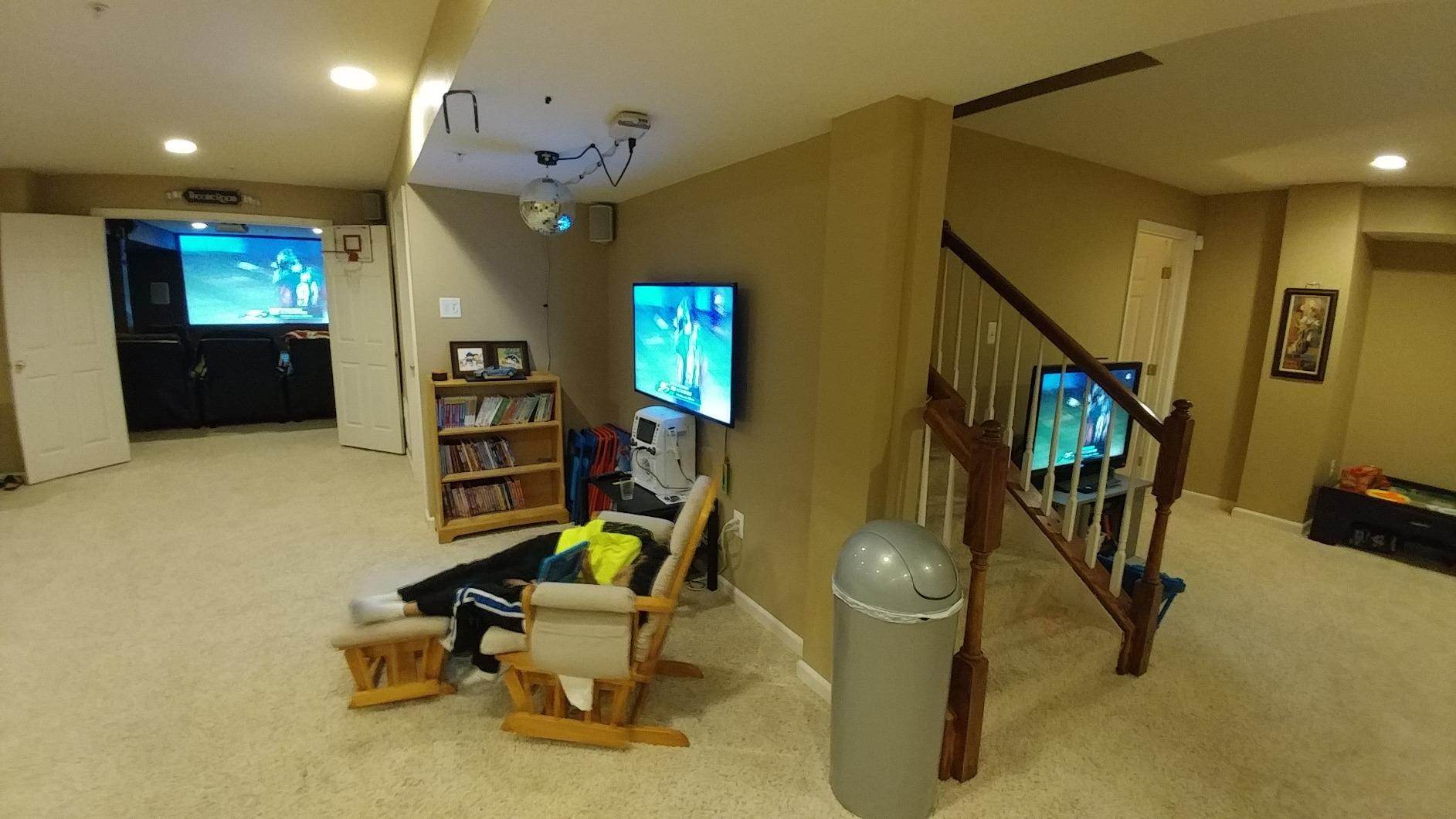 PORTTA 4x4 HDMI Matrix 4K 60Hz 4:4:4, 4 in 4 Out Switch Splitter, Audio Extractor, 16 EDID Modes with Remote Control Supports HDMI 2.0b, HDCP 2.2, HDR, YUV, ARC, 18Gbps, 3D, Downscaler 4K & 1080P customer photo 2