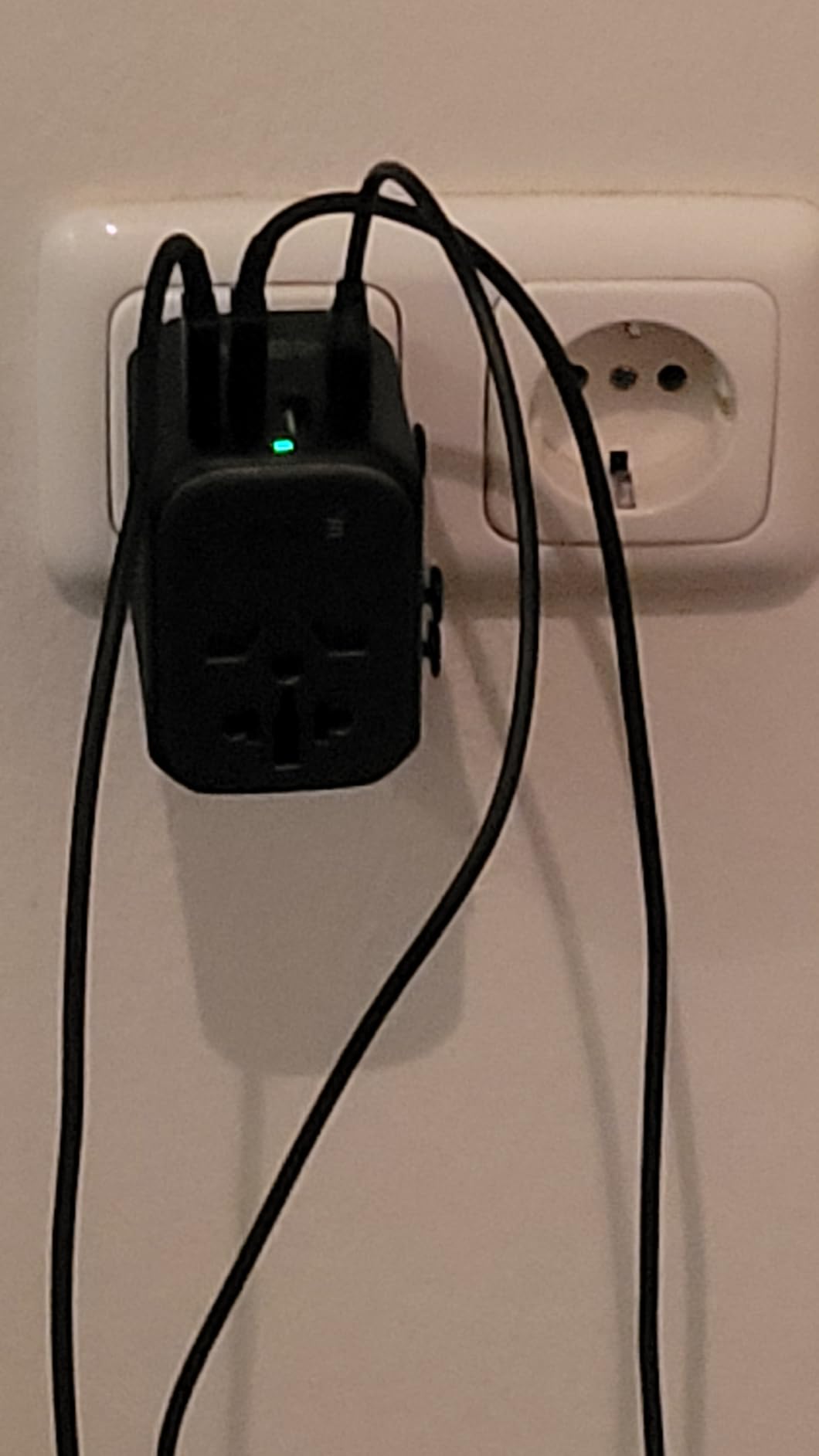 EPICKA Pulse 45W European Travel Plug Adapter, Universal Power Adapter with PD Fast Charging, 5-Port (1 AC/2 USB-A/2 USB-C) International Charger Adapter for Europe, Japan - Travel Essentials (Black) customer photo 1