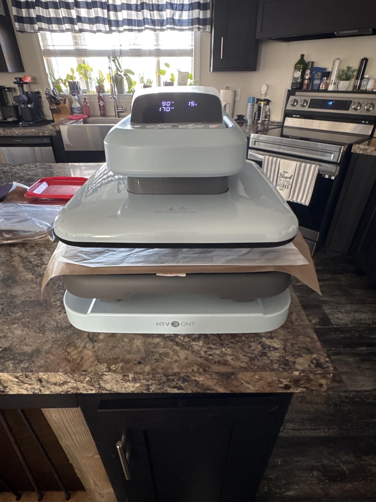 HTVRONT Auto Heat Press 2 - Heat Press Machine for T Shirts with Adjustable Pressure & Higher Heating Height, Heats Up Fast & Evenly Heat Press 15x15 for HTV, Sublimation, Heat Transfer Projects customer photo 1