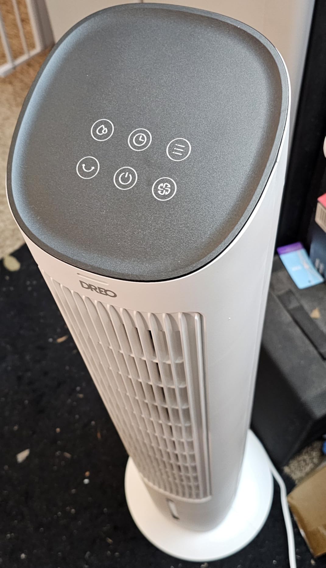 DREO Portable Air Conditioners Fan, 40 Standing Fans that Blow Cold Air, Portable AC, 80 Oscillating Evaporative Air Cooler, Removable Water Tank, Ice Packs, Remote Control, 4 Speeds, 7H Timer, White customer photo 1