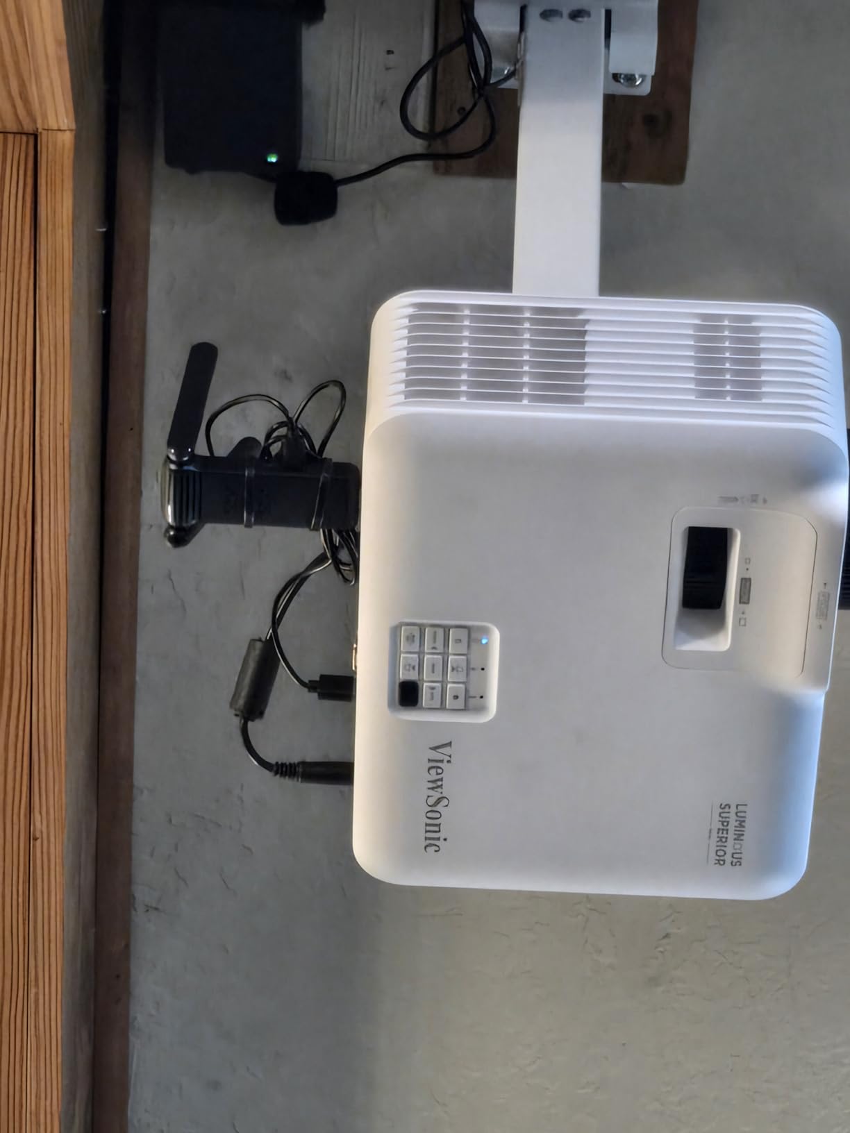 Wireless HDMI 2 Receivers and Transmitter,Up to 6 RXs,No Hot,Plug and Play,2.4/5.8GHz Wirelessly Casting to Multiple Screens,50M/165FT,Wireless HDMI Splitter for TV/DSLR Camera/Projector/Laptop/PC customer photo 2