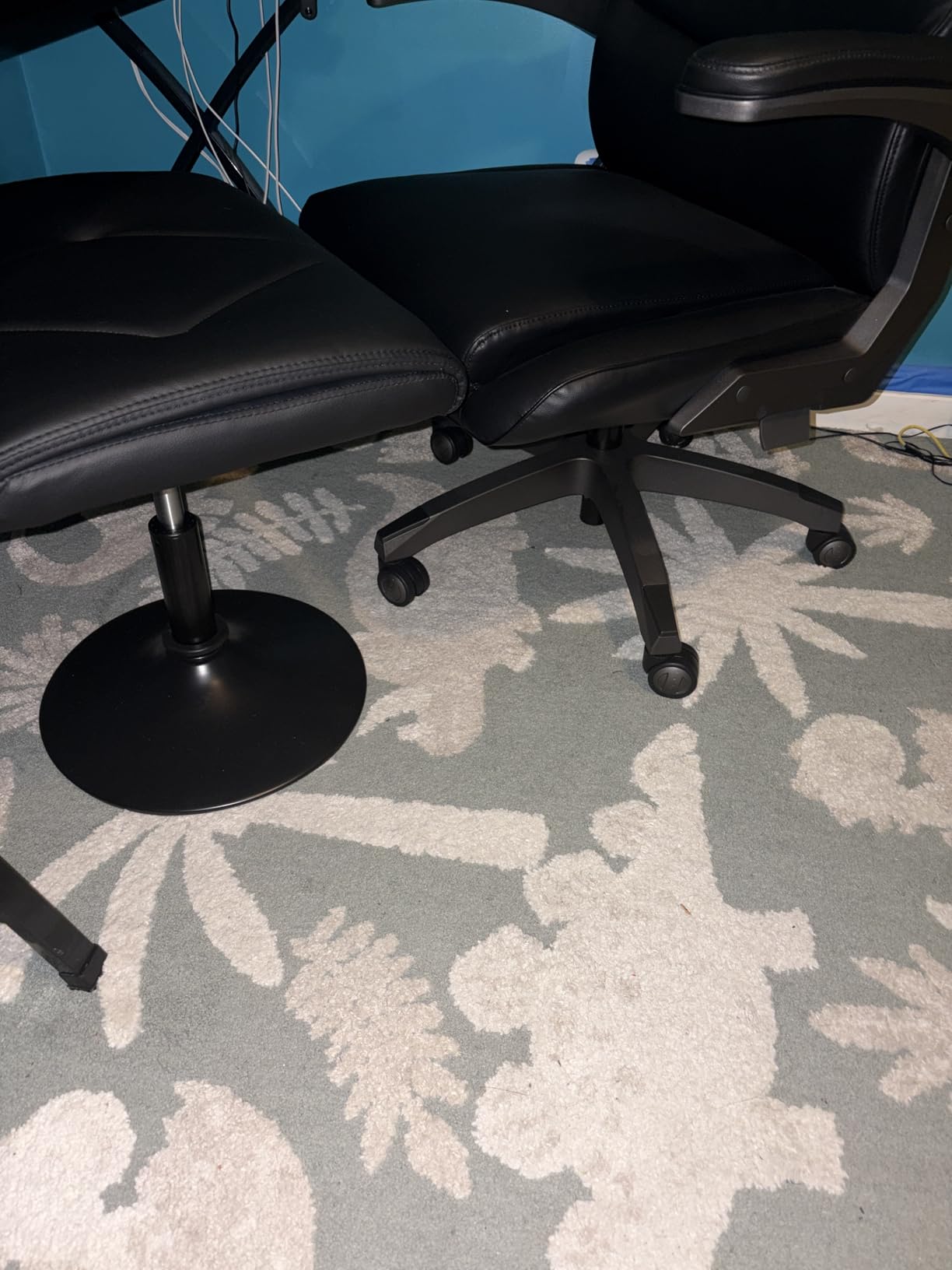 VECELO Foot Rest Under Desk Ottoman, PU Height Adjustable Footrest with Comfort Padding, Leg Rest for Desk for Relieving Leg Pain, Stiffness, and etc, Black customer photo 1