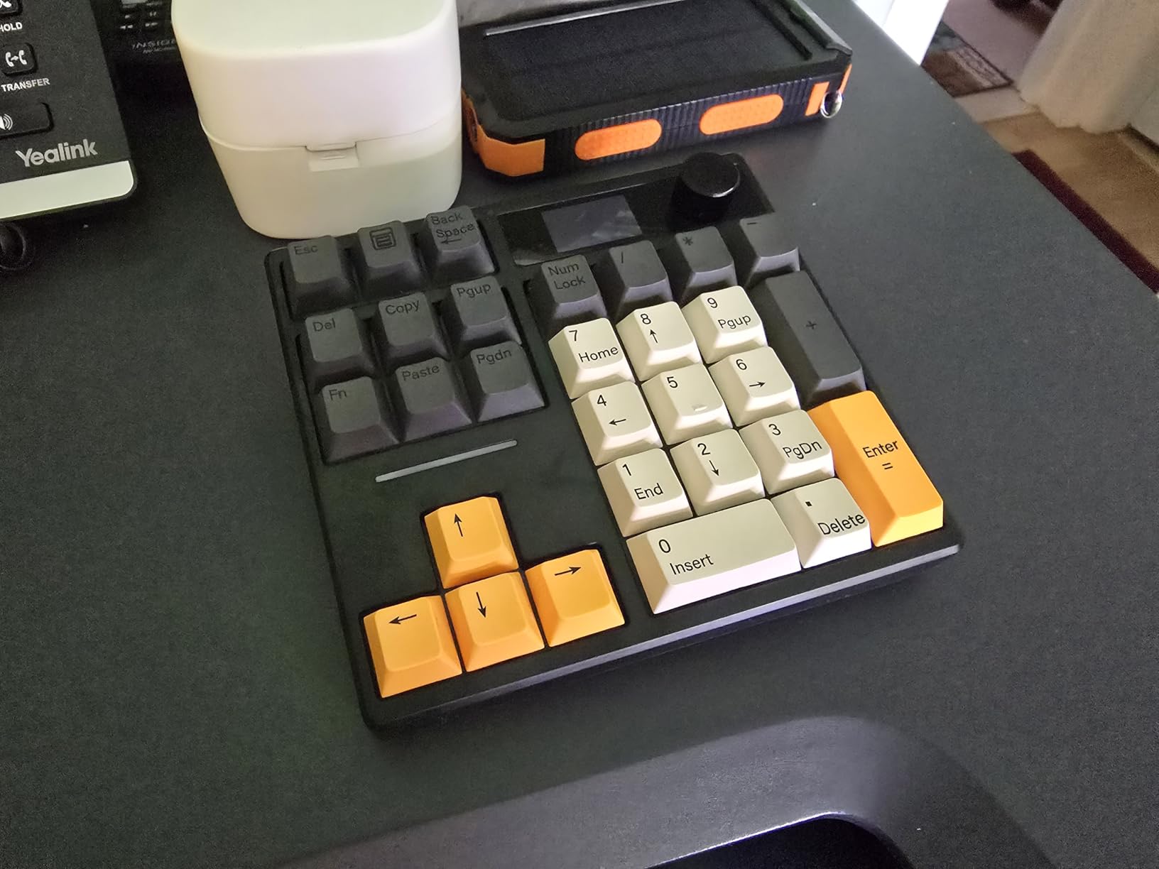 BOYI TD31Pro Gaming Keyboard,Mini Mechanical Numpad,BT5.0/2.4G/Type-C Wireless Numeric Keypad,RGB HotSwap Numpad with Screen&Knob,Gasket Macro Pad Number keypad for Win/Mac(Black Transparent) customer photo 2