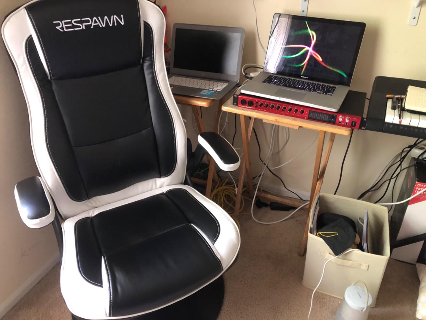 RESPAWN 800 Swivel Rocker Gaming Chair - Ergonomic Floor Gaming Seat with Lumbar Support, Flip Up Armrest, High Back, Pedestal Base, Comfortable No Wheels Console Video Game Rocker Chair - Gray Fabric customer photo 2