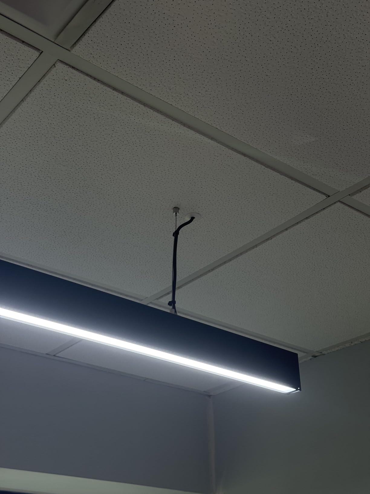 Barrina 3575 Remote Series LED Linear Light Fixture with Remote, 2nd-Generation, 4FT 40W Seamless Connection, 3000K-6000K Color Changing, Dimmable Pendant Light for Home Office, Black, 4 Pack customer photo 2