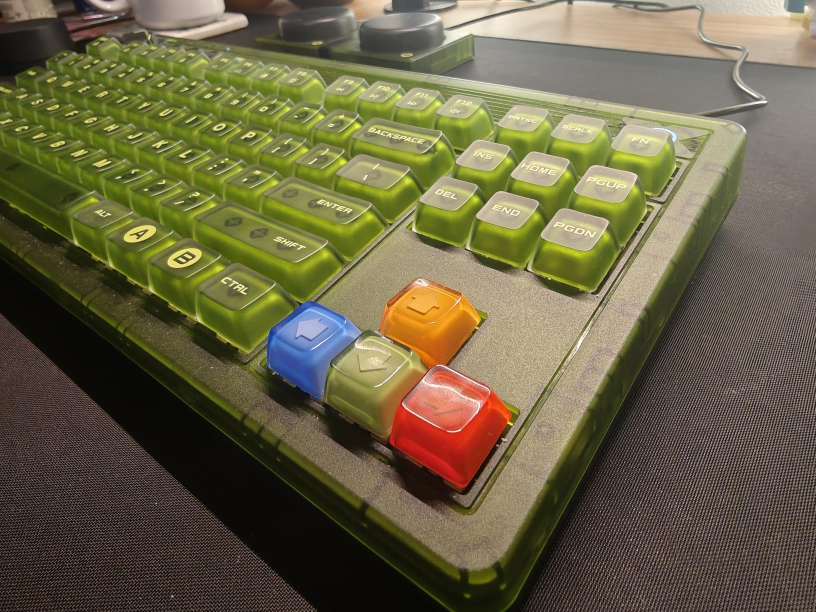 8BitDo Retro 87 Mechanical Keyboard with RGB Backlight, Bluetooth/2.4G/USB-C Hot Swappable Wireless Gaming Keyboard for Windows and Android - Xbox Edition (Officially Licensed) customer photo 2