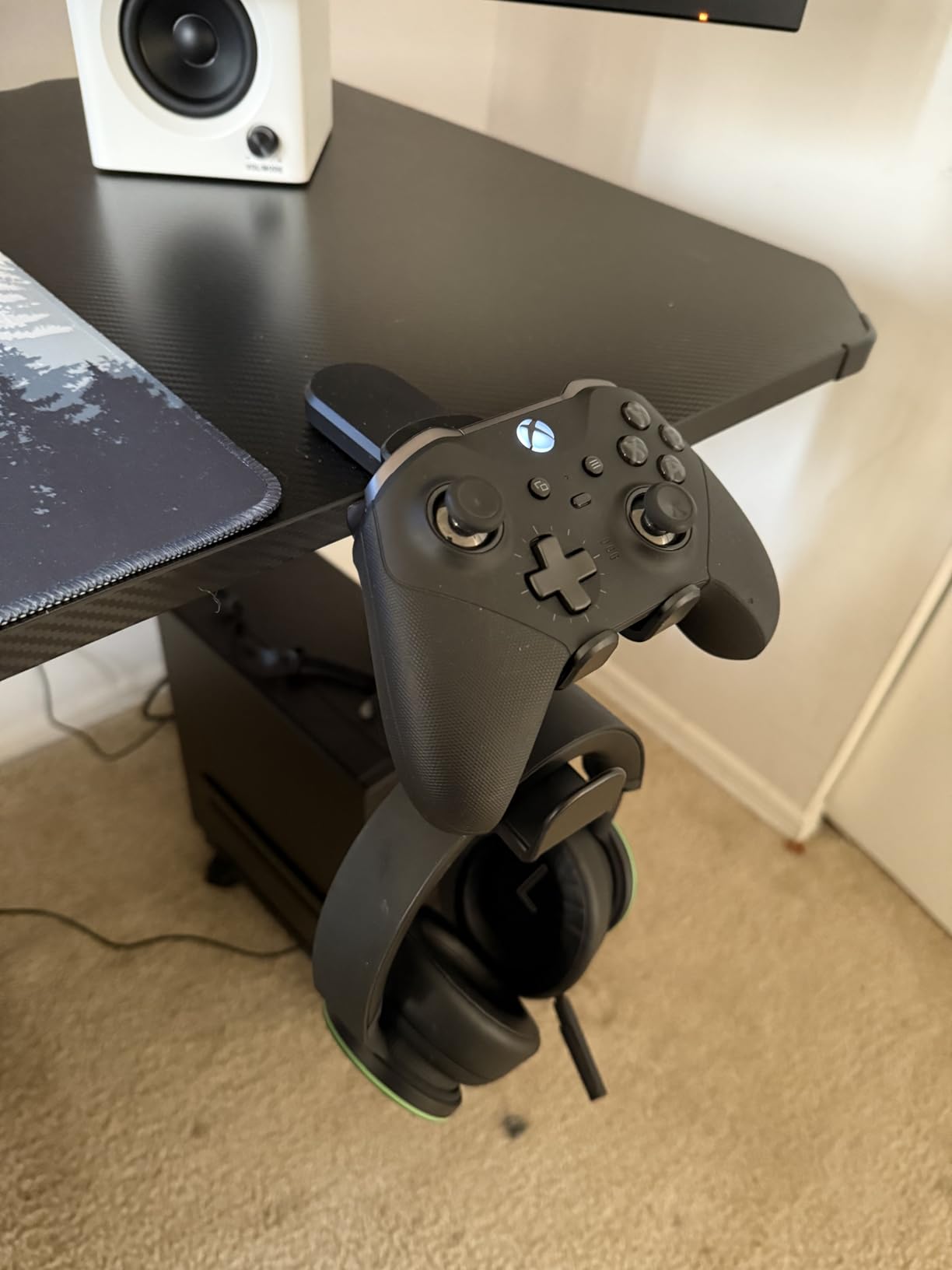 3 in 1 Under Desk Headphone Hanger with Adjustable Clamp Mount, 2 Controller Slots & 1 Headset Universal Holder Stand, Rotatable Hook Rack & Cable Organizer, for Home Gaming Xbox ps5 - Black customer photo 1