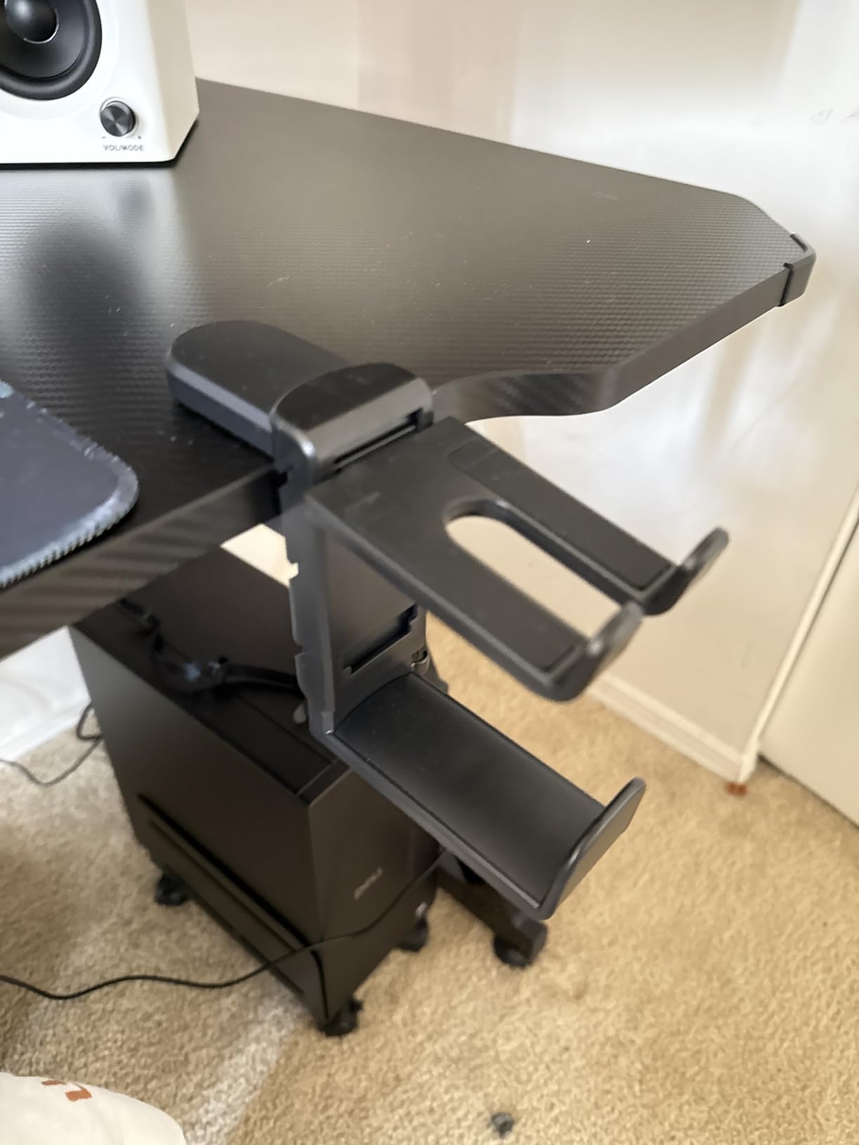 3 in 1 Under Desk Headphone Hanger with Adjustable Clamp Mount, 2 Controller Slots & 1 Headset Universal Holder Stand, Rotatable Hook Rack & Cable Organizer, for Home Gaming Xbox ps5 - Black customer photo 2