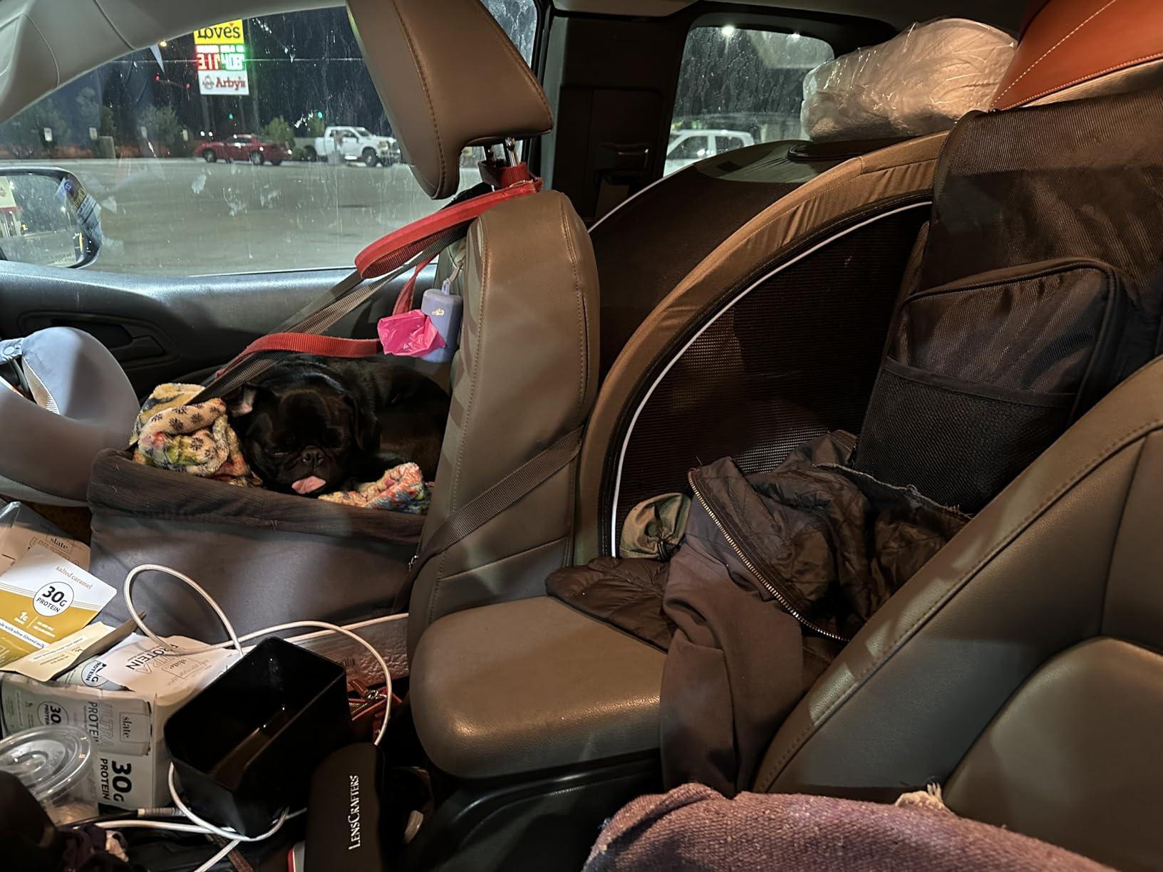 PAWZIDEA Portable Dog Crate for Car Travel, Collapsible Pet Travel Crates for Medium & Large Dogs Up to 80lbs, Enclosed Soft-Sided Car Kennel Carrier for Backseat, Secures w/Seatbelt & Headrest Strap customer photo 1