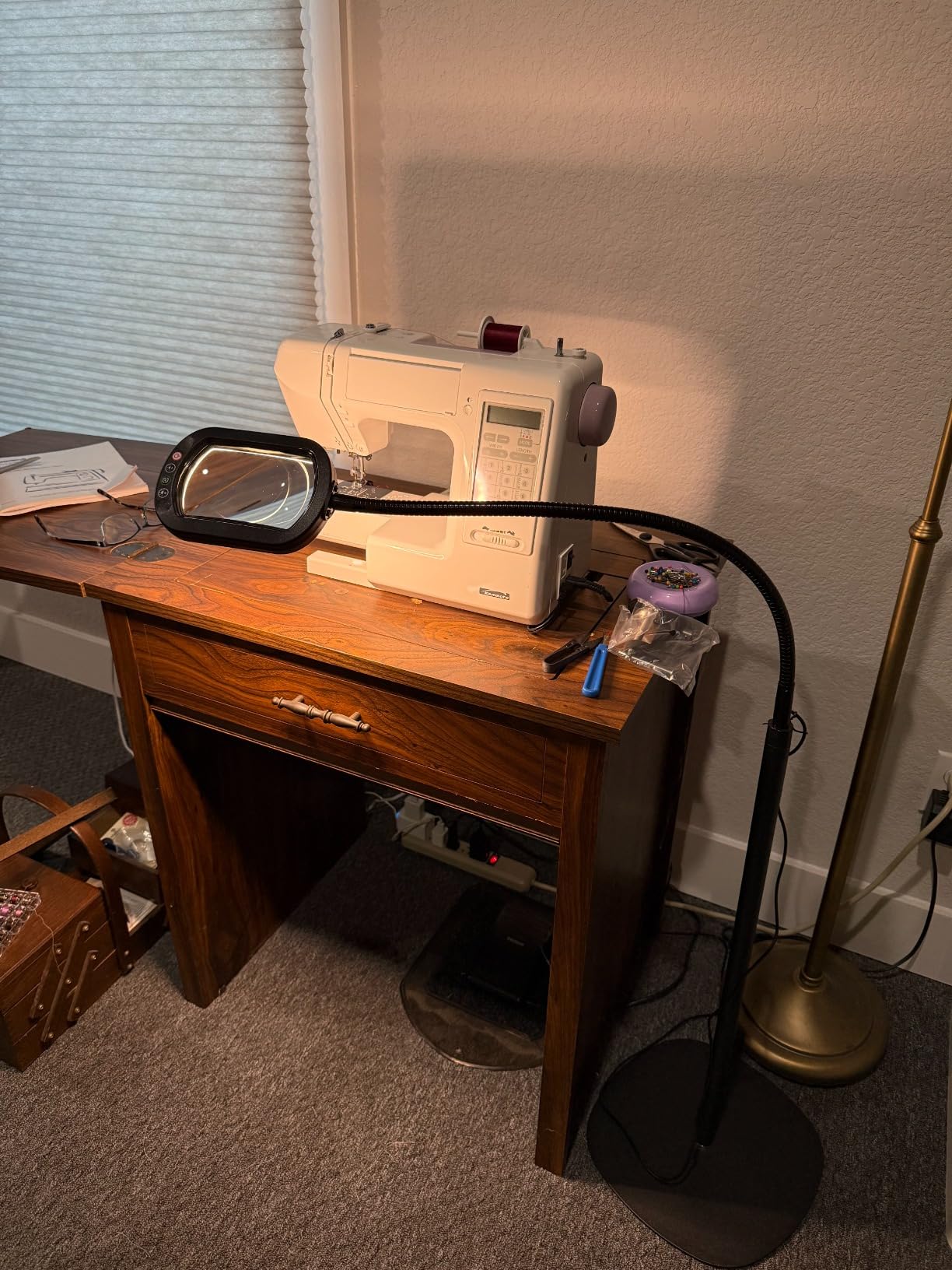 10X Rectangle Magnifying Glass with Light and Stand, 24