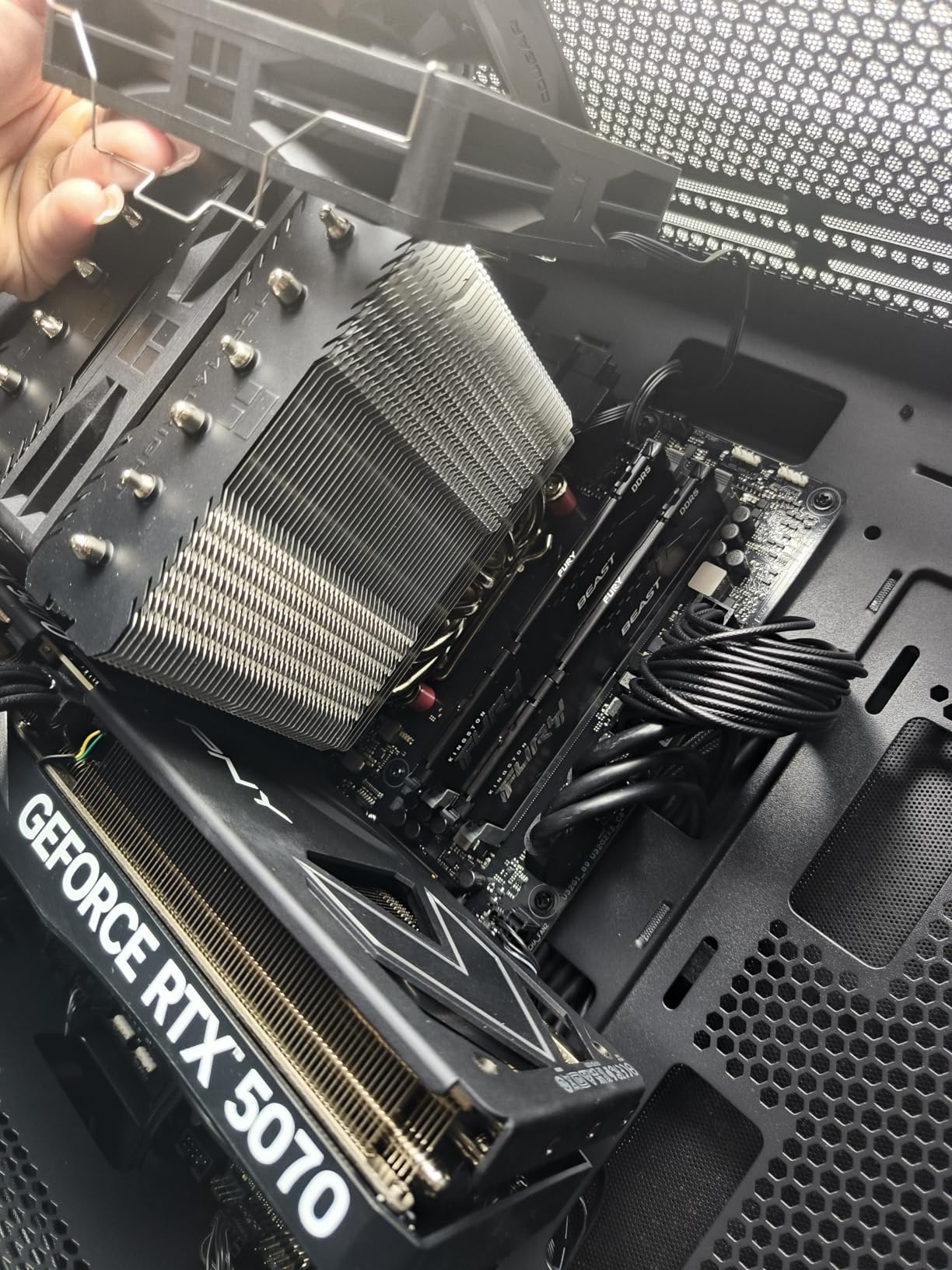 Thermalright Peerless Assassin 120 SE V2 CPU Cooler, TL-C12C 120mm Fans, 1850RPM, 6 Heat Pipes, for AMD AM4/AM5 & Intel LGA 1700/1851 customer photo 2