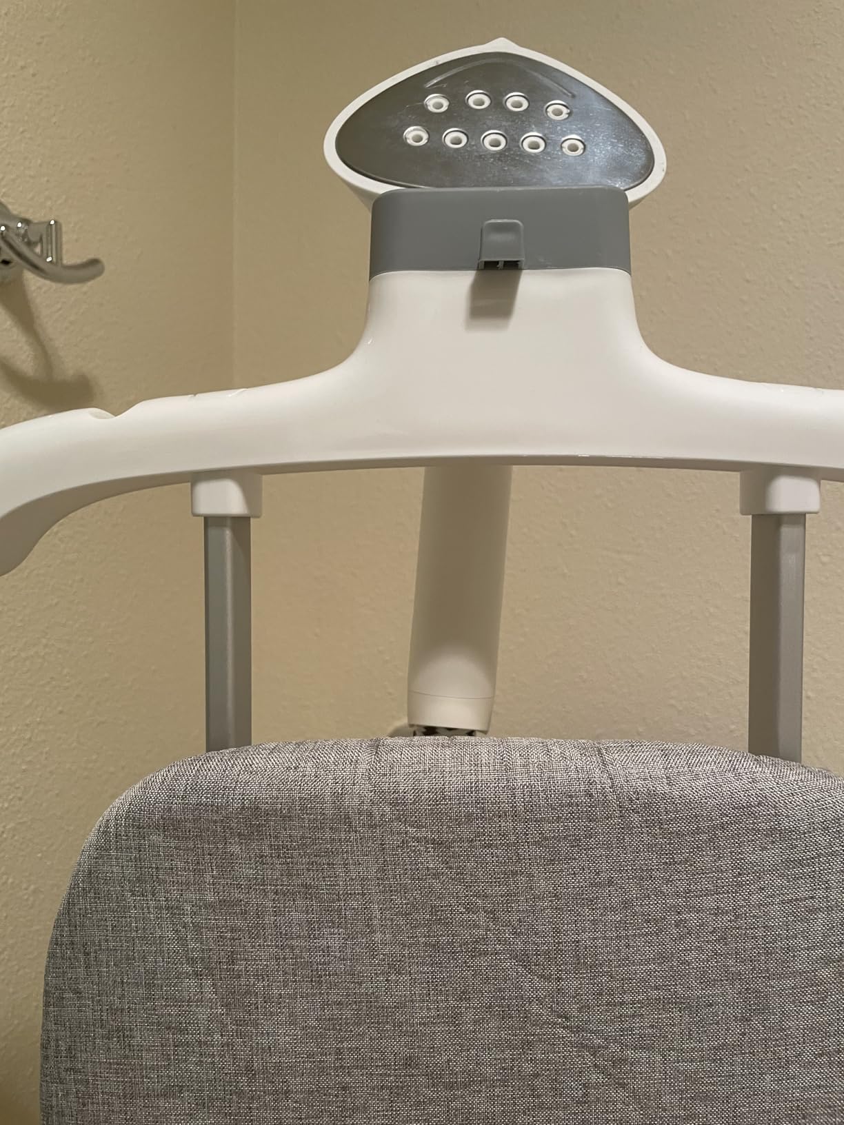 HAPAIS Steamer for Clothes,1800W Standing Garment Steamer 30s Heat-up with Adjustable Stable Double Rod,2-in-1 Flat & Hanging Ironing,Clothes Steamer with 10 Fabric Steam Modes customer photo 2