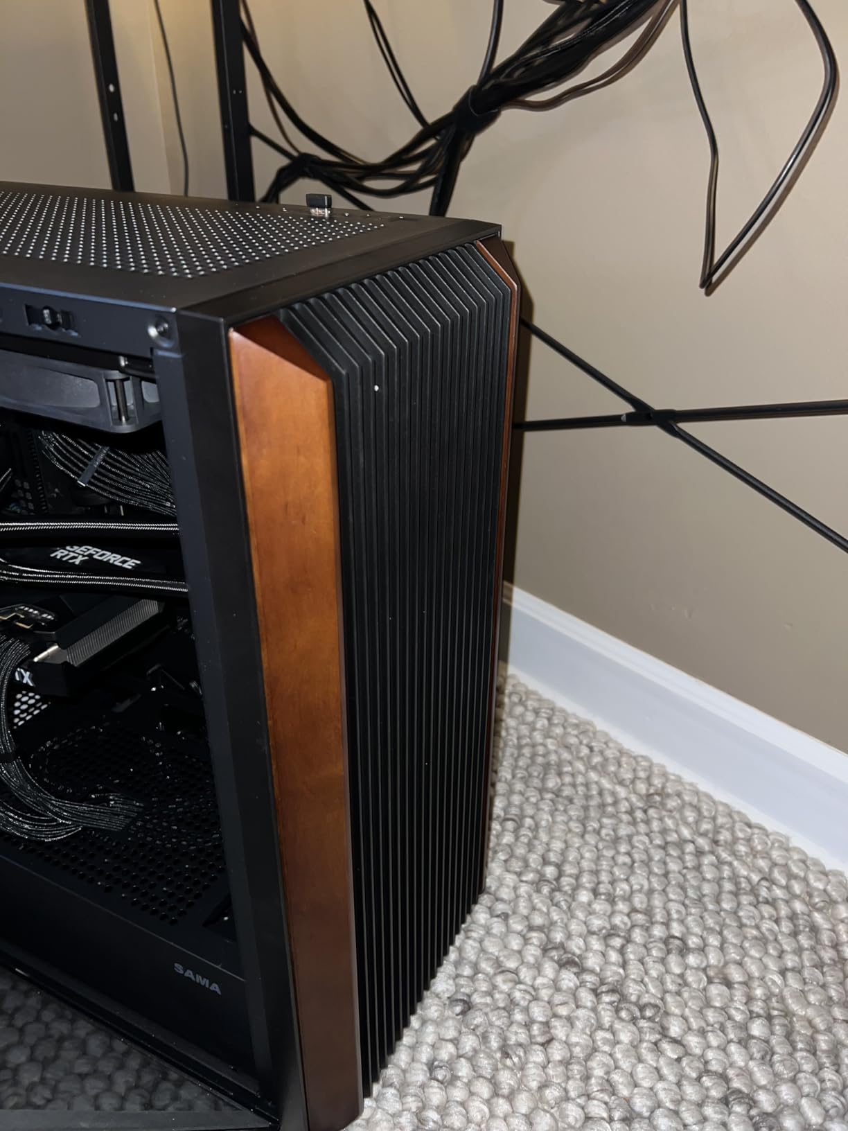 SAMA Z60 Genuine Walnut Wood PC Case, ATX Mid Tower PC Case, Pre-Installed 4X 140mm ARGB PWM Fans, Supports 360mm Radiator on Top, Type-C Port, Mid Tower Computer Case-White customer photo 2