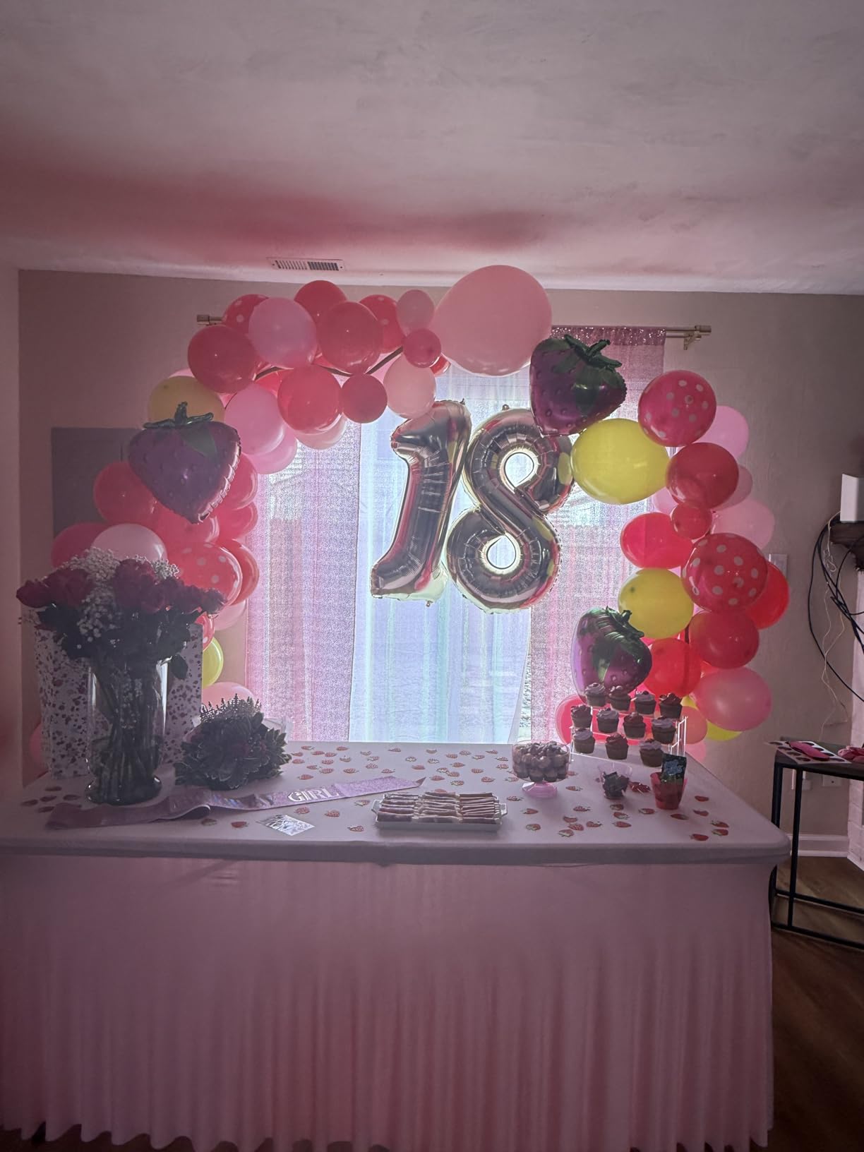 Smiry Spandex Tablecloth, Elastic Fitted Stretch Tablecloth for 6FT Rectangle Tables, Waterproof Washable Table Cover Skirt for Outdoor, Wedding, Banquet & Parties (Black, 72Lx30Wx30H Inch) customer photo 1