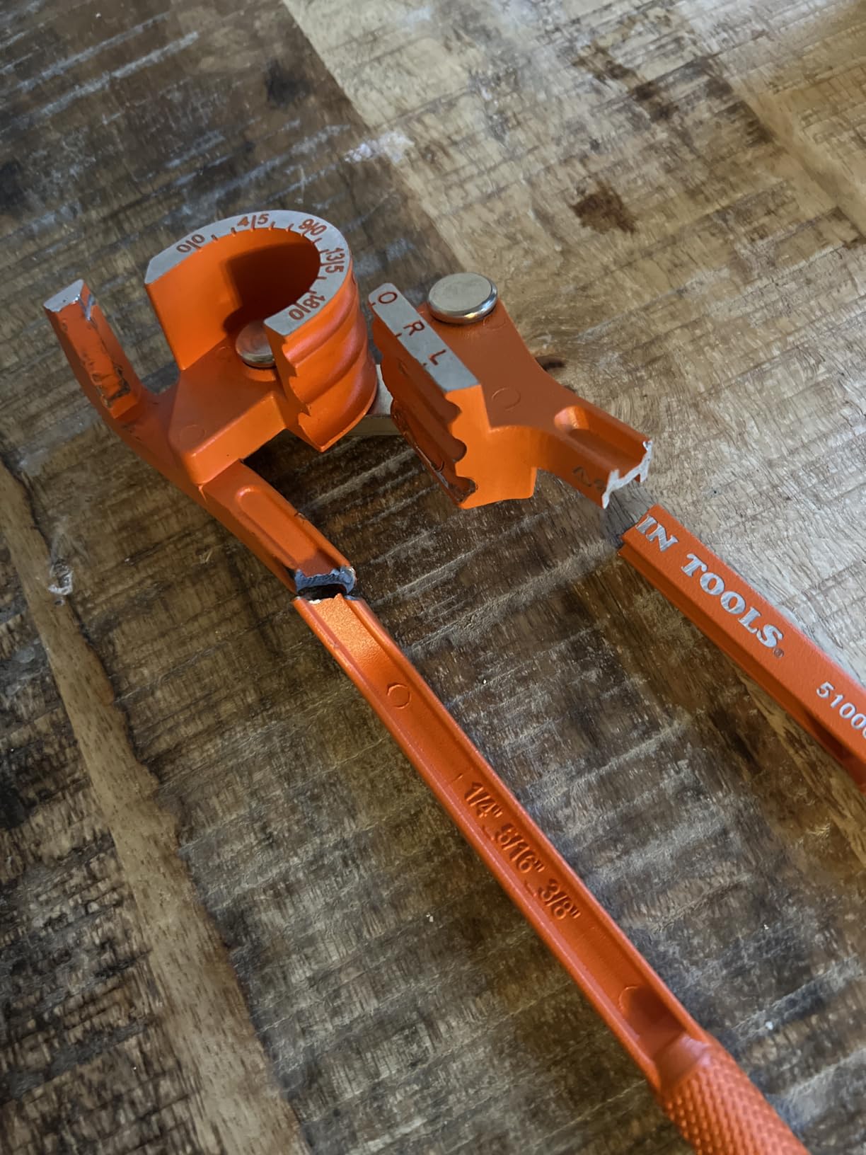 Klein Tools 51006 3-in-1 Tube Bender, 1/4, 5/16, and 3/8-Inch O.D. Tubing, Bends Soft Copper, Aluminum, Thin Wall Steel up to 180 Degrees customer photo 1