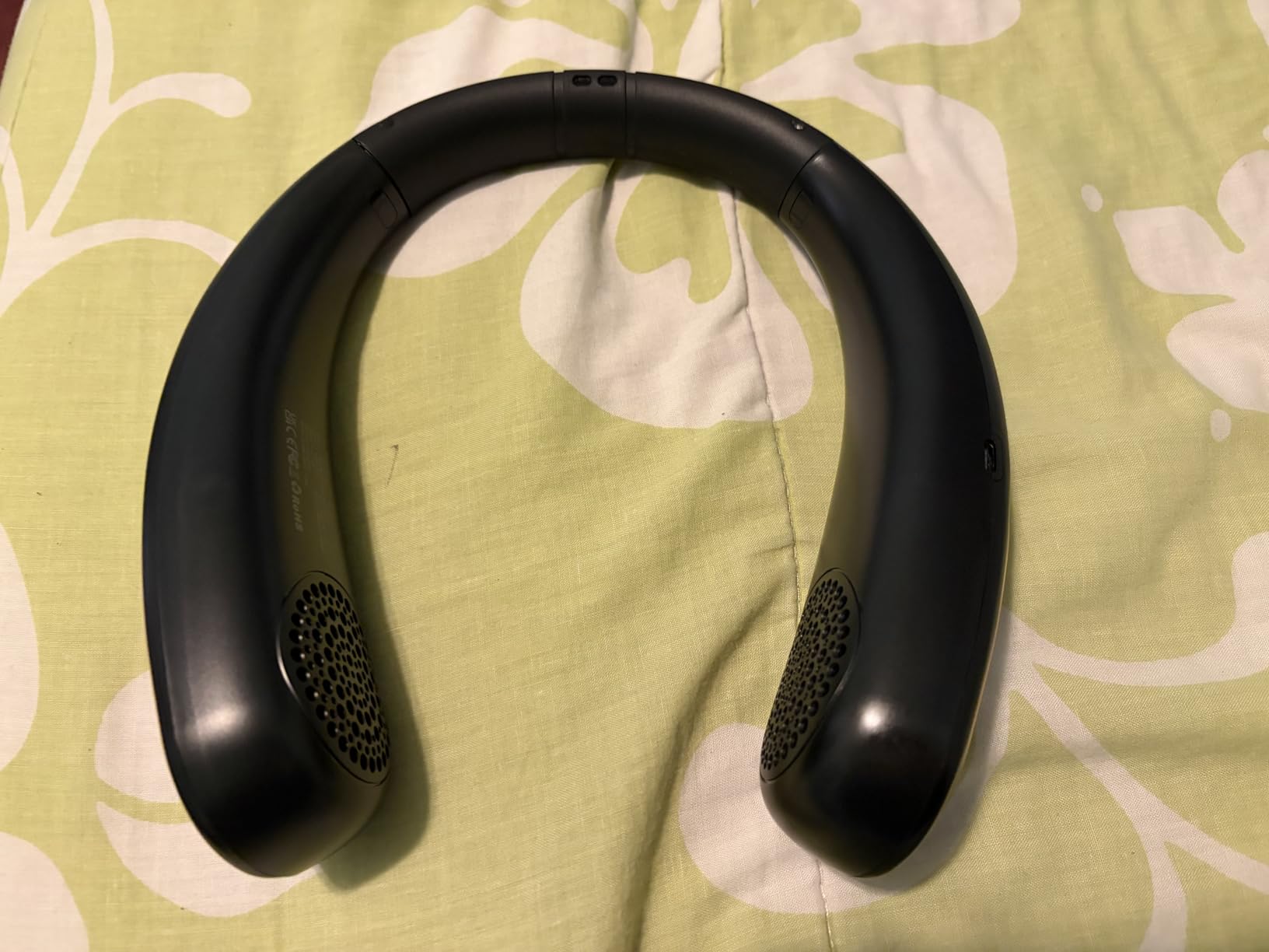 Portable Neck Fan - 5000mAh Rechargeable Hands-Free Wearable Fan | 4 Speeds, Bladeless & LED Display | Personal Cooling Fan for Travel, Outdoors, Camping - Black customer photo 1