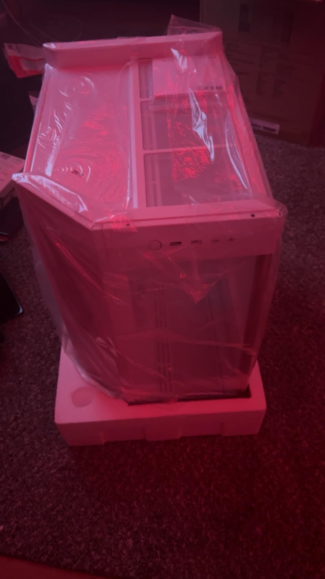 NZXT H9 Flow RGB (2025) - Large Dual-Chamber ATX Mid-Tower Airflow PC Case - Includes 1 x 420mm RGB Fan Unit & 1 x 120mm Fan - 420mm Radiator Support - Tempered Glass - Back-Connect Ready - Black customer photo 2