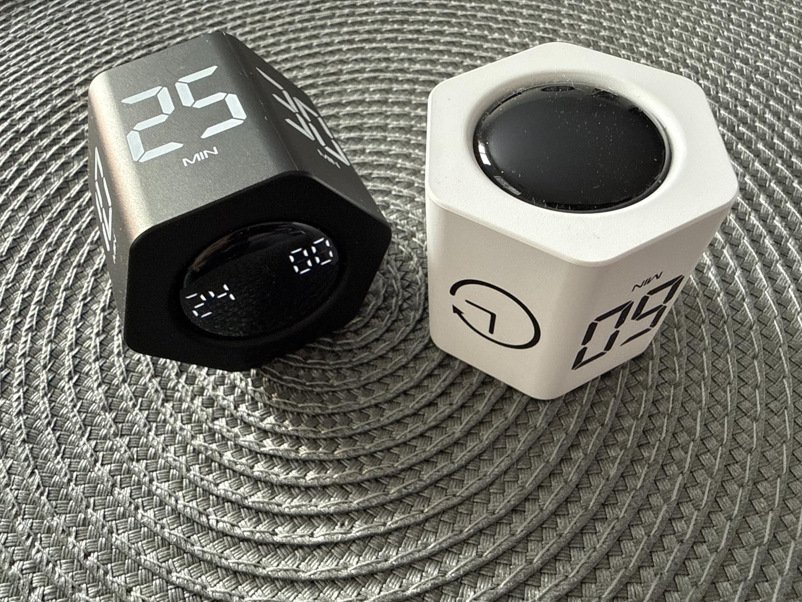 Rotating Pomodoro Timer 5, 25, 10 30,60 Mins Preset Stopwatch, Desk Flip ProductivityTimer, ADHD Tool Hexagon, Vibration/Mute/Alarm, for Work, Study, Back to School, Kitchen, Black customer photo 1