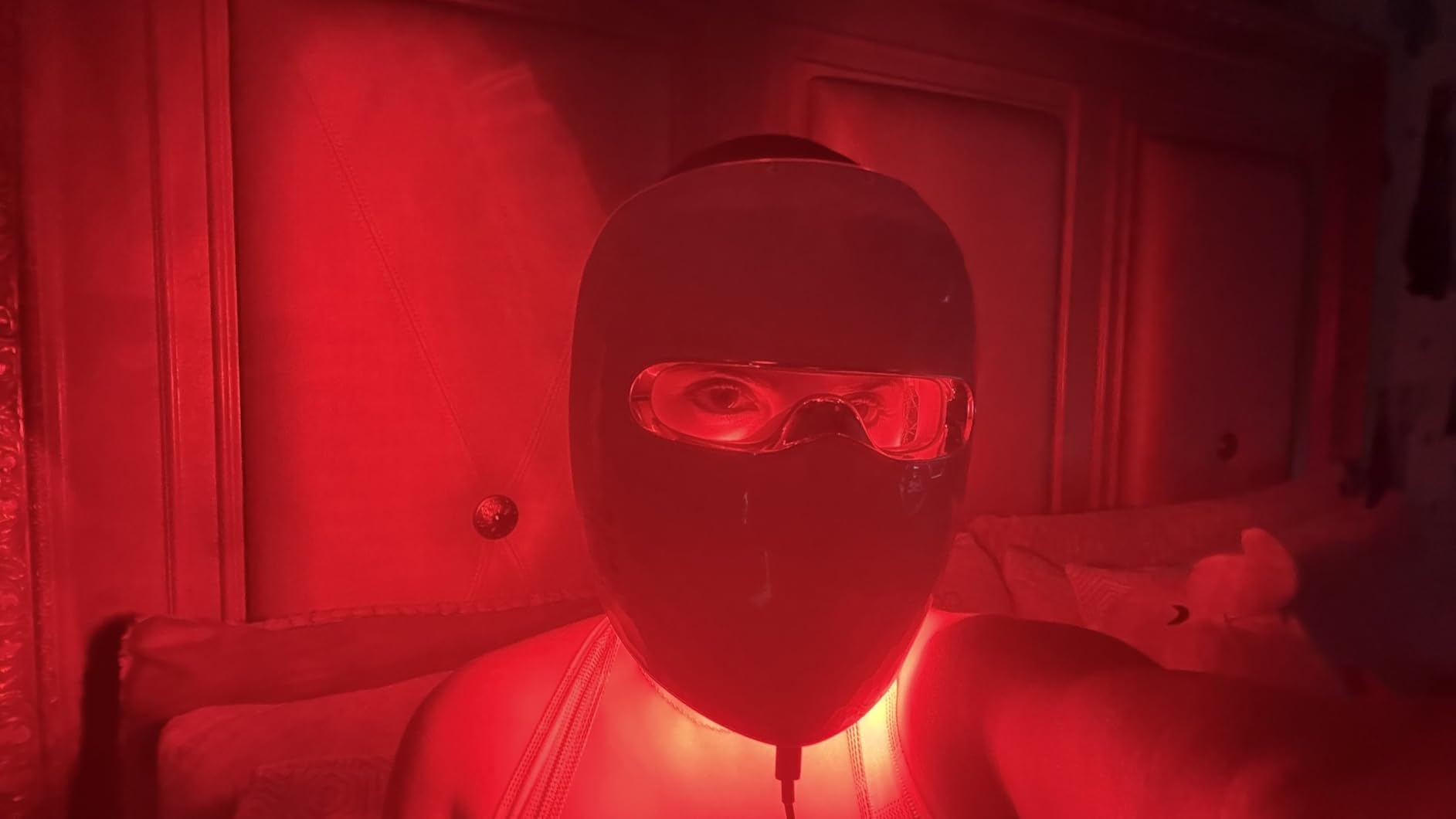 Ulike ReGlow LED Light Therapy Mask, Red Light Therapy for Face, 4 Modes with Red, Blue, Yellow & Infrared Lights for Reduce Acne & Anti-Aging, Eye-Protection, 272 Beads, Remote Control, White customer photo 1