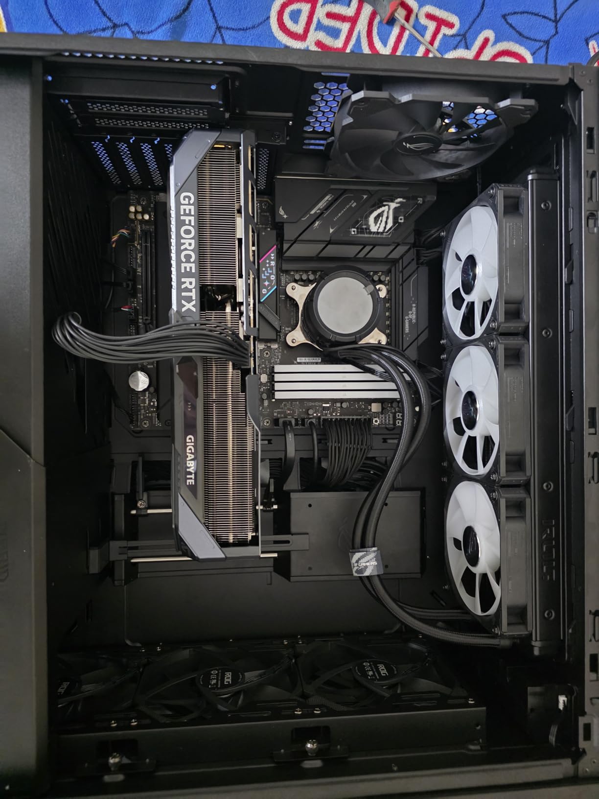 AORUS GeForce RTX 5080 Master 16G Graphics Card, WINDFORCE Cooling System, 16GB 256-bit GDDR7, GV-N5080AORUS M-16GD Video Card customer photo 1