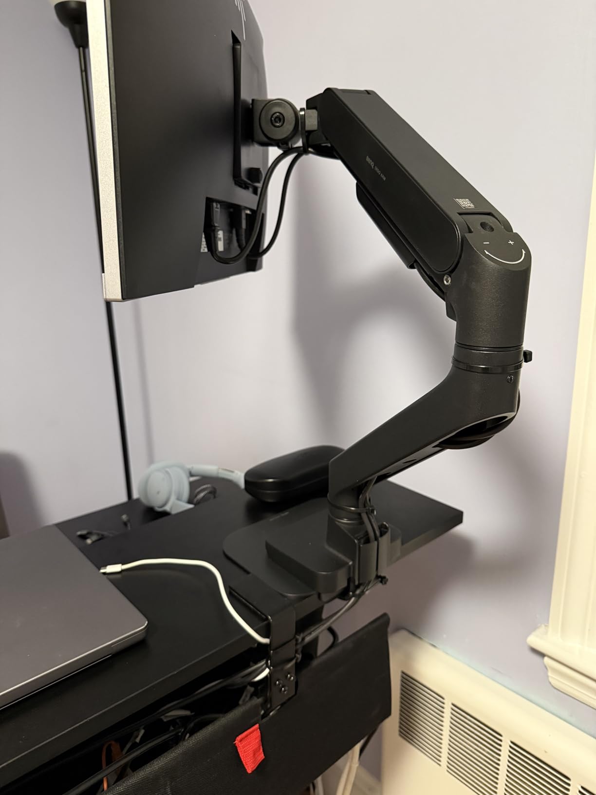 BenQ BSH01 Ergo Monitor Arm -Gas Spring Monitor Stand for Up to 45'' & 44lbs Screens, Heavy Duty, Quick Installation, No Sagging, Top Clamp and Grommet Base, Reinforcement Plate, VESA 75x75 &100x100mm customer photo 1