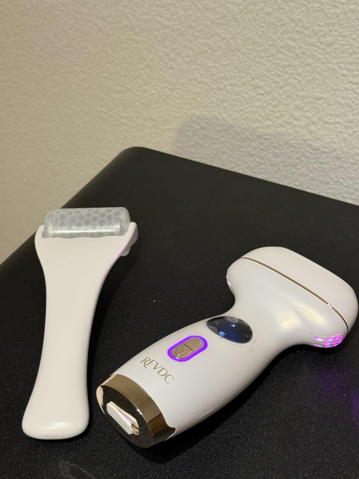 Cold Heat Facial Massager,7 Color Red Light Therapy Face Neck Lift Sculpt Device,Hot Electric Gua Sha Tool & Cooling Depuffing Wand customer photo 2