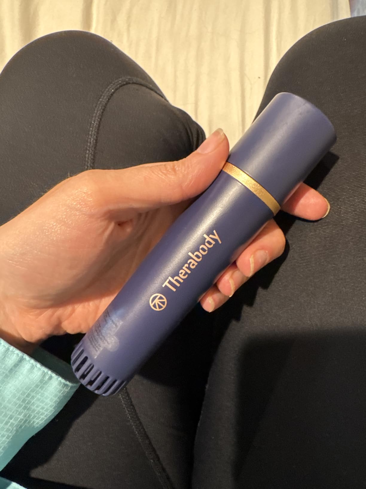 Therabody TheraFace Depuffing Wand - Cold and Heat Skincare Treatment to Depuff and Glow; Beauty Wand, Face Roller and Eye Massager for Eye Puffiness, Dark Circles and Skin Radiance (Indigo) customer photo 2