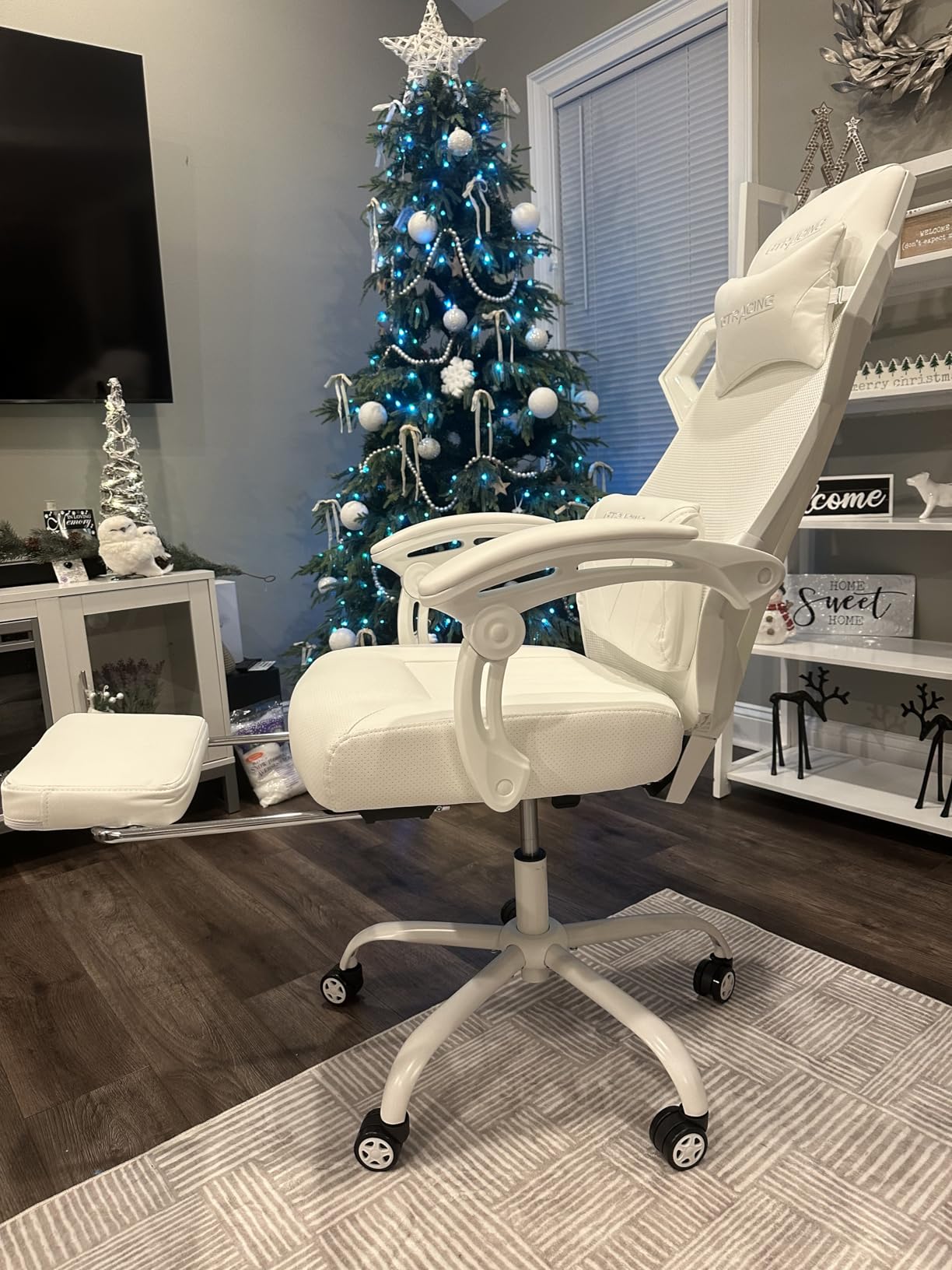 GTPLAYER Gaming Chair, Computer Chair with Mesh Back, Ergonomic Game Chair with Footrest, Reclining Game Chair with Adjustable Headrest and Lumbar Support for Gaming and Office (White) customer photo 2