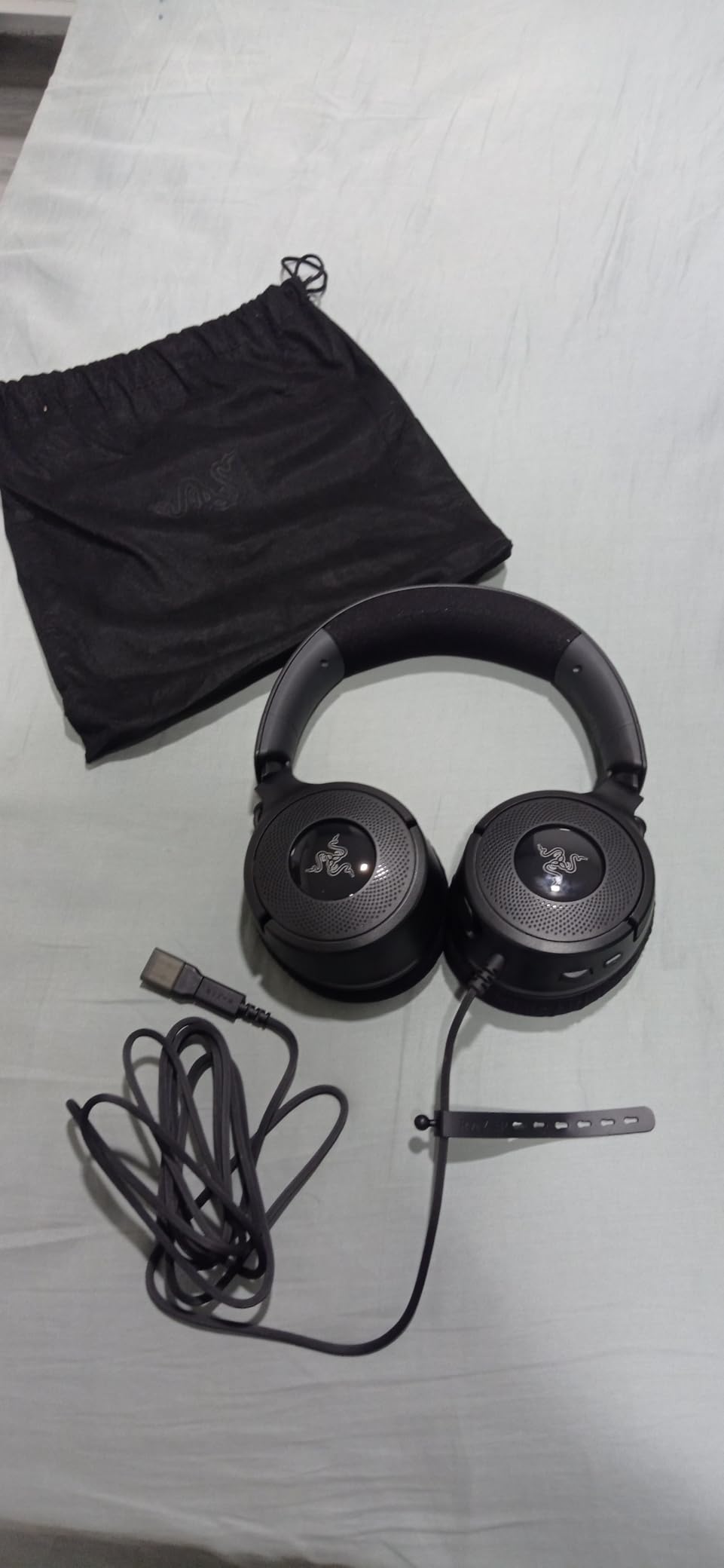 Razer Kraken V4 X Wired Gaming Headset: 40 mm Drivers - Cardioid Mic - Memory Foam Cushions - Chroma RGB Lighting - Minecraft Edition customer photo 2