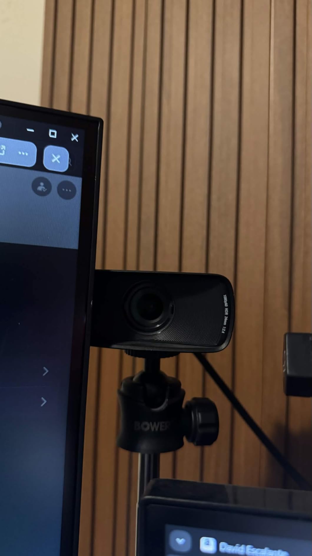 Elgato Facecam 4K, 4K60 Studio Webcam, DSLR-Like Control customer photo 1