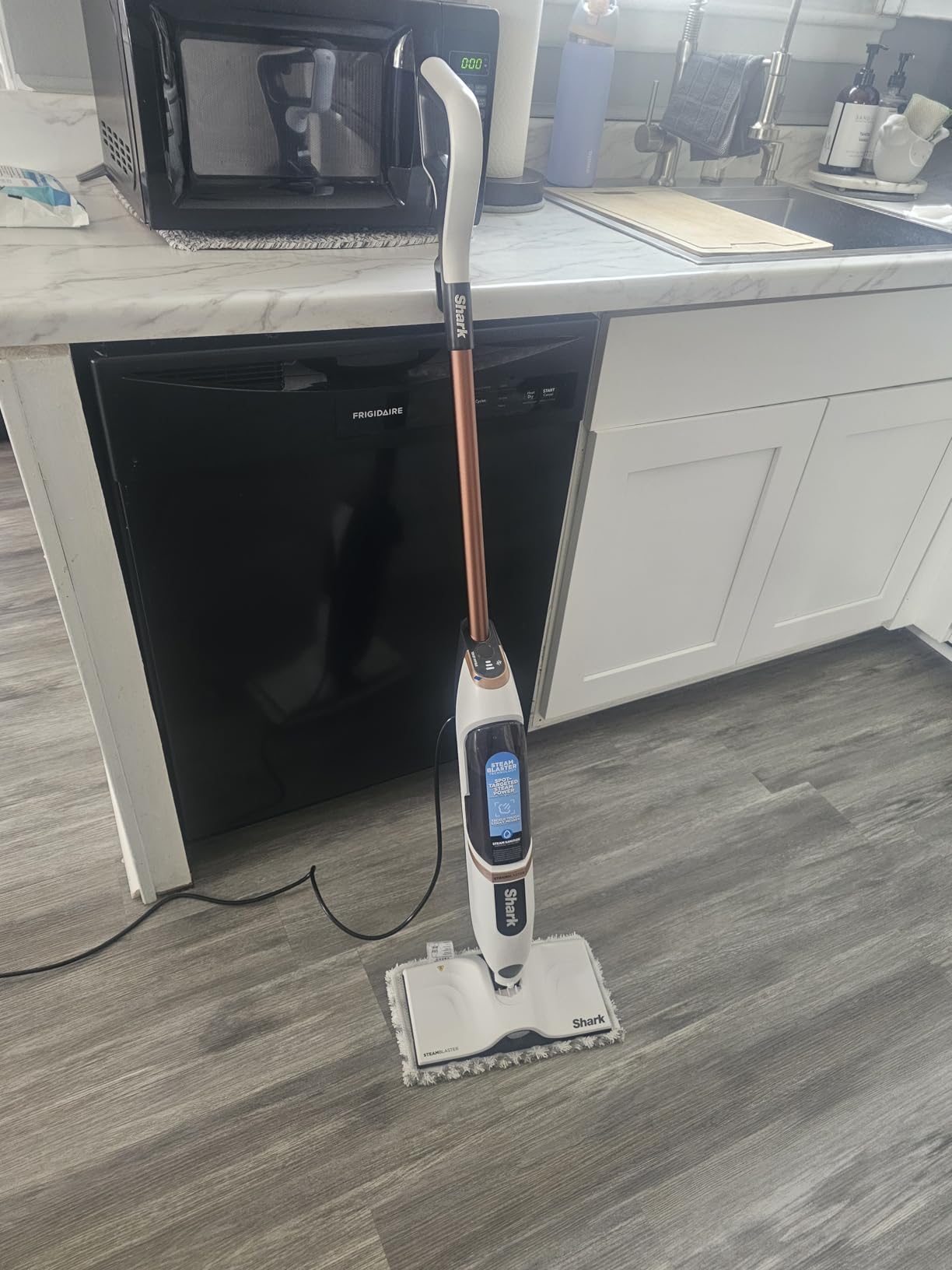 Shark SteamSpot Steam Mop with Steam Blaster Technology, 3 Steam Modes, 2 Washable Pads, XL Removable Water Tank, Lightweight, Steam Cleaner for sealed Hard Floors, Hardwood, Tile, Laminate, S2001 customer photo 2
