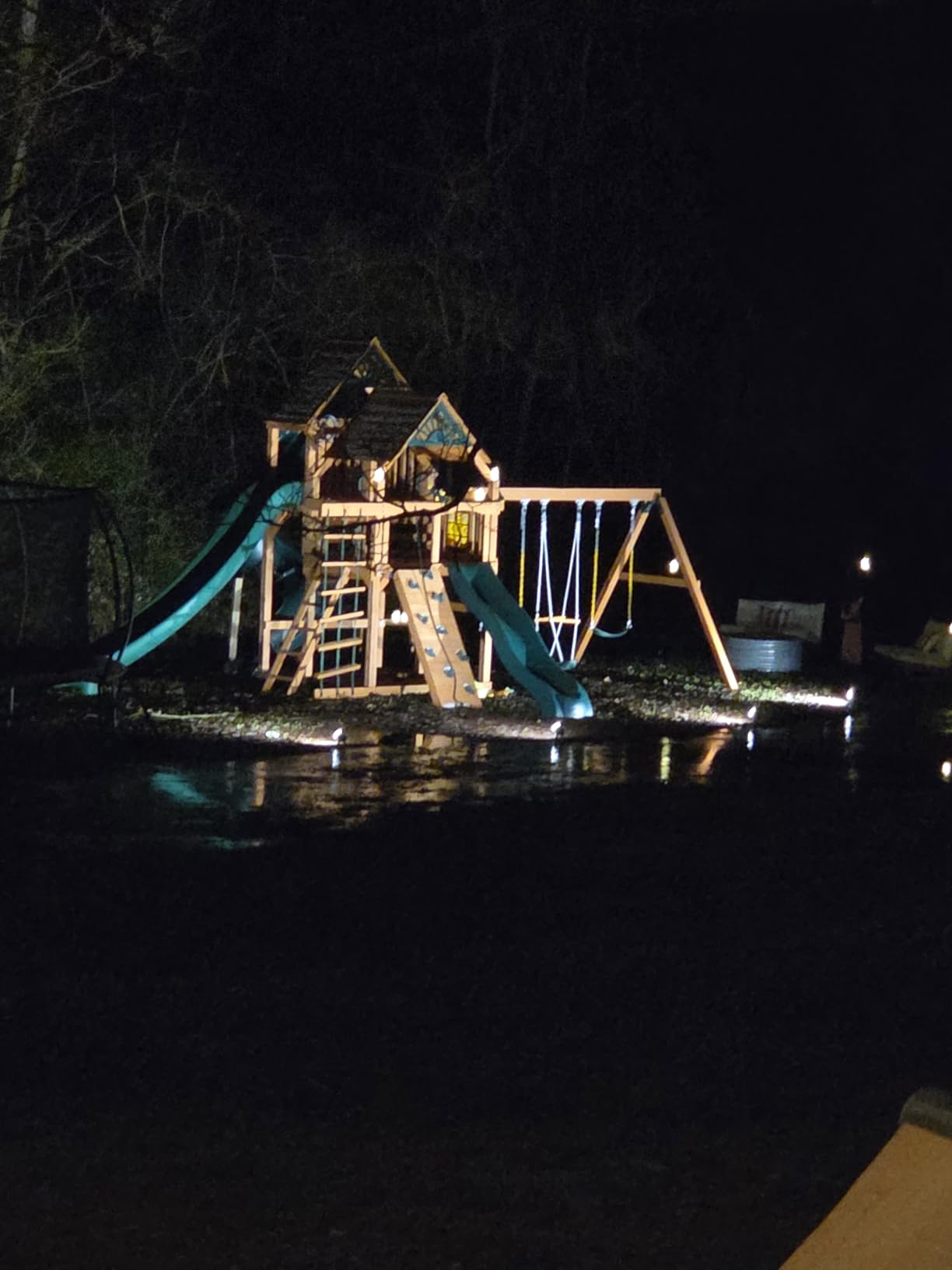 Govee Outdoor Spot Lights 2, IP67 Waterproof Spotlights, Landscape Lights Work with Matter, Alexa, and Google Assistant, RGBWIC Color Changing Light for Outdoor Decor, Patio Decorations, 4 Pack customer photo 2