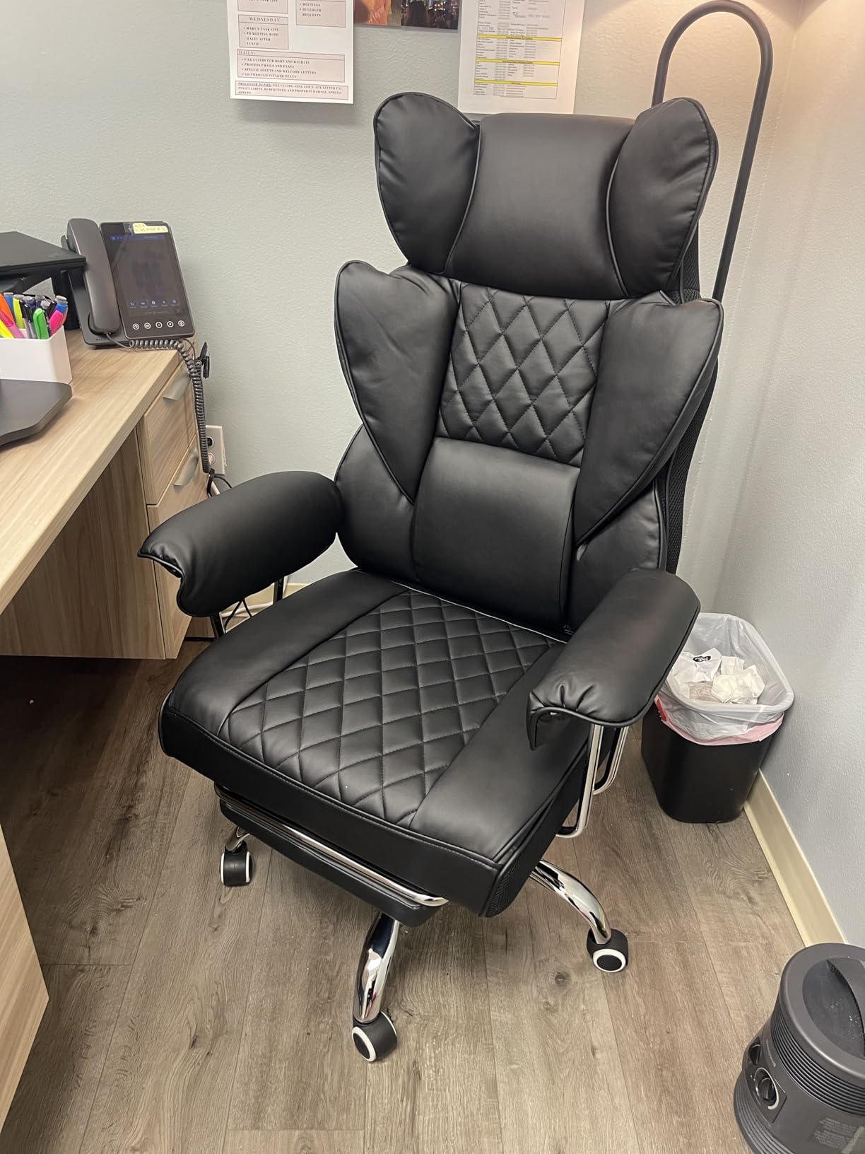 GTPLAYER Gaming Chair, Office Chair with Pocket Spring Lumbar Support, Ergonomic Comfortable Wide Office Desk Computer Chair with Outward Fixed Soft Armrests and Footrest (PU Leather, Black) customer photo 2