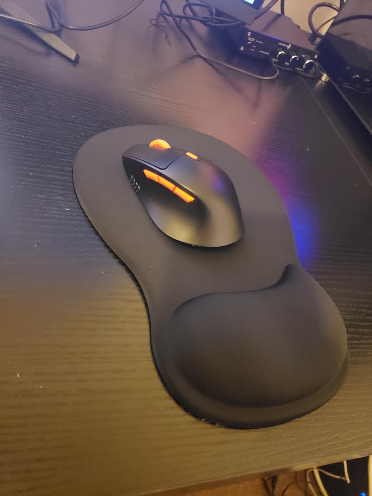 EooCoo Ergonomic Mouse Pad with Gel Wrist Rest Support Middle Concave Design, Relieve Wrist Pain Mousepad, Non-Slip Base for Laptop, Computer, Office Desk Accessories, Carpal Tunnel Syndrome customer photo 1