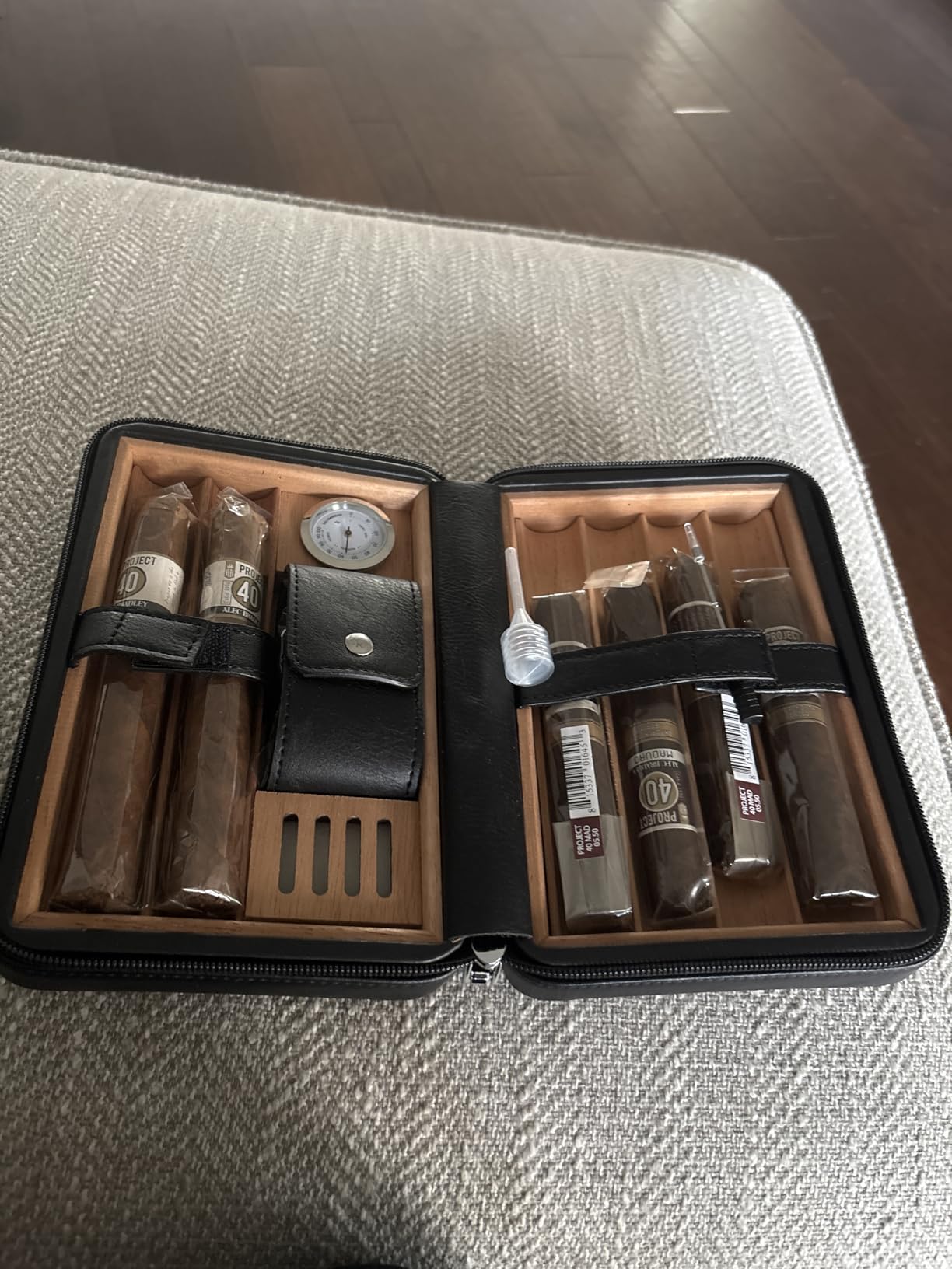 Leather Cedar Wood Case and All in One Double Jet Flame Torch Lighter Set, Built-in Cutter, Punch and Holder Function, Travel Box with Hygrometer, Draw Enhancer Tool, Gifts for Men customer photo 1