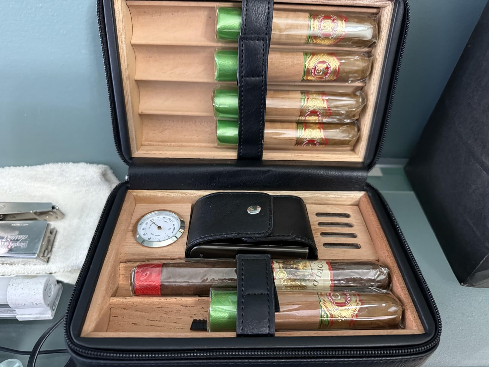 Leather Cedar Wood Case and All in One Double Jet Flame Torch Lighter Set, Built-in Cutter, Punch and Holder Function, Travel Box with Hygrometer, Draw Enhancer Tool, Gifts for Men customer photo 2