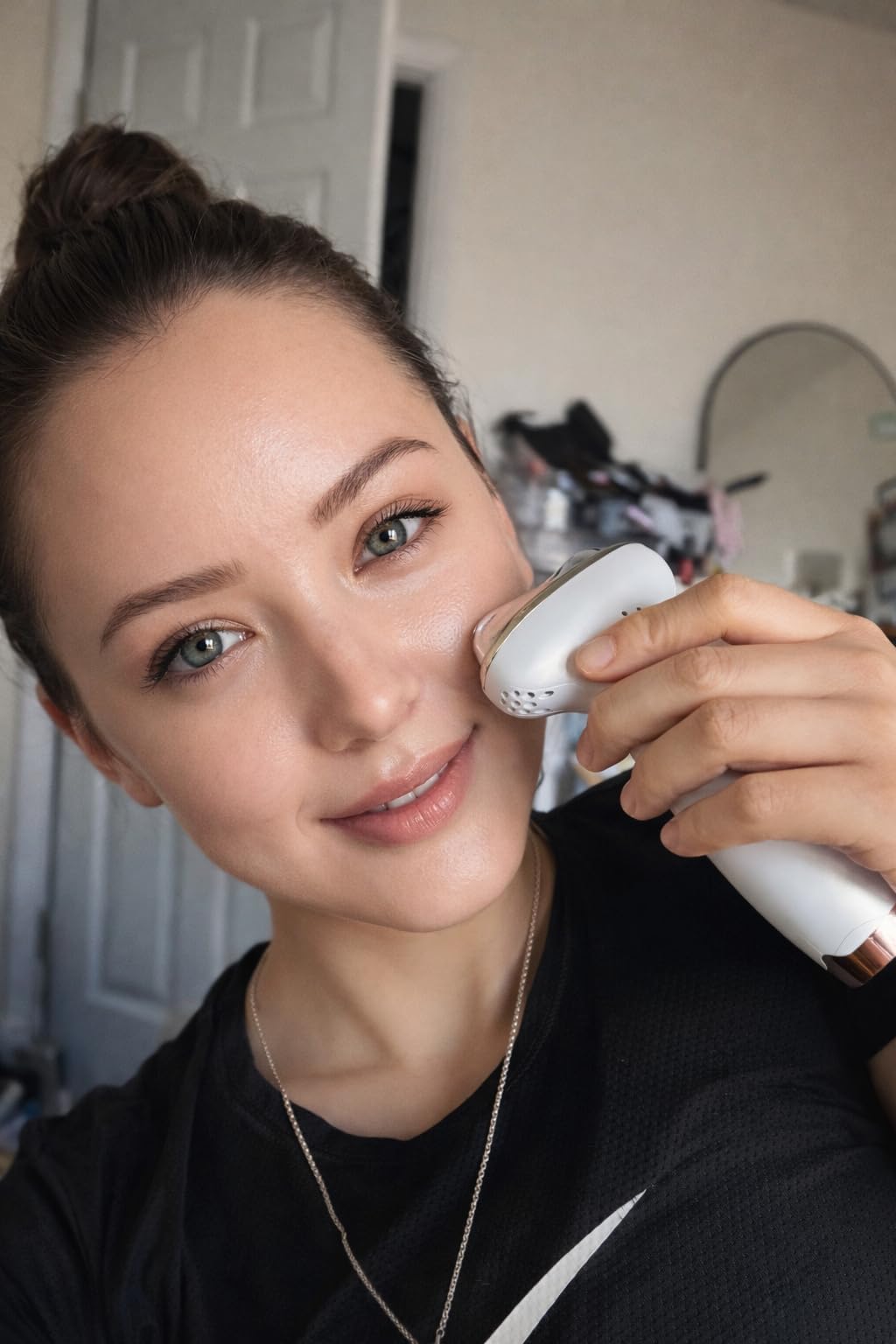 Microcurrent Facial Device with Red Light Therapy - 7-in-1 LED Sculptor & Hot Gua Sha for Face Neck Eye Firming, Depuffing & Double Chin Reduction customer photo 1