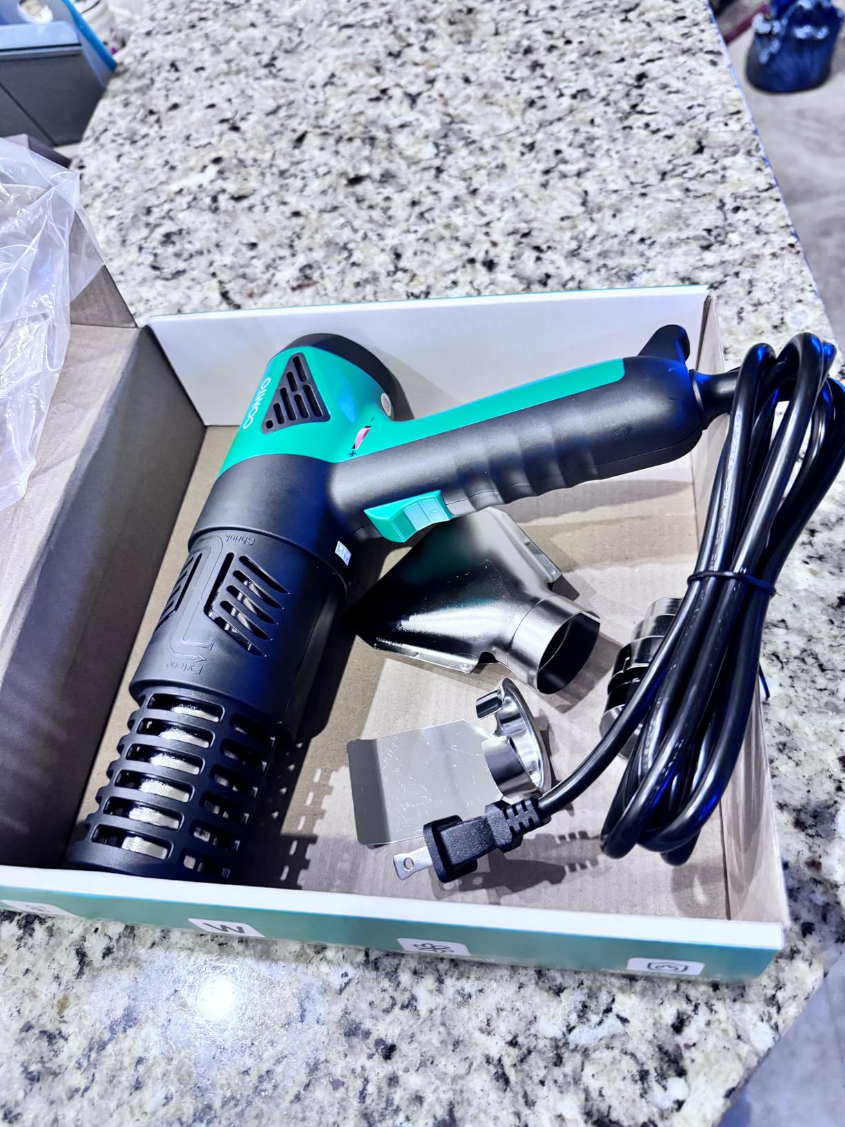 1800W Industrial Heat Gun, Fast Heating 122℉-1202℉ Variable Temperature Control Overheat Protection 2 Speed Air Flow with 4 Nozzles for Crafts, Shrinking Tubing, Vinyl Wrap (SG-1004) customer photo 1