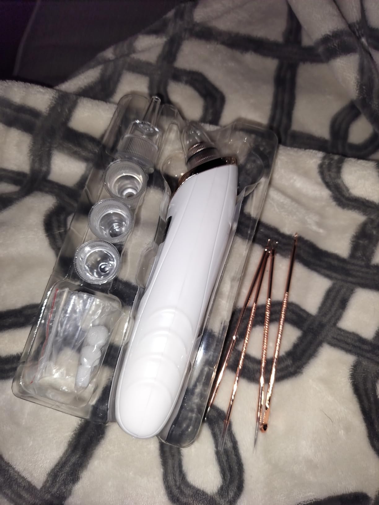 2025 Blackhead Remover Pore Vacuum,Facial Pore Cleaner-5 Suction Power,5 Probes,USB Rechargeable Blackhead Vacuum Kit Electric Acne Extractor Tool for Adult customer photo 2