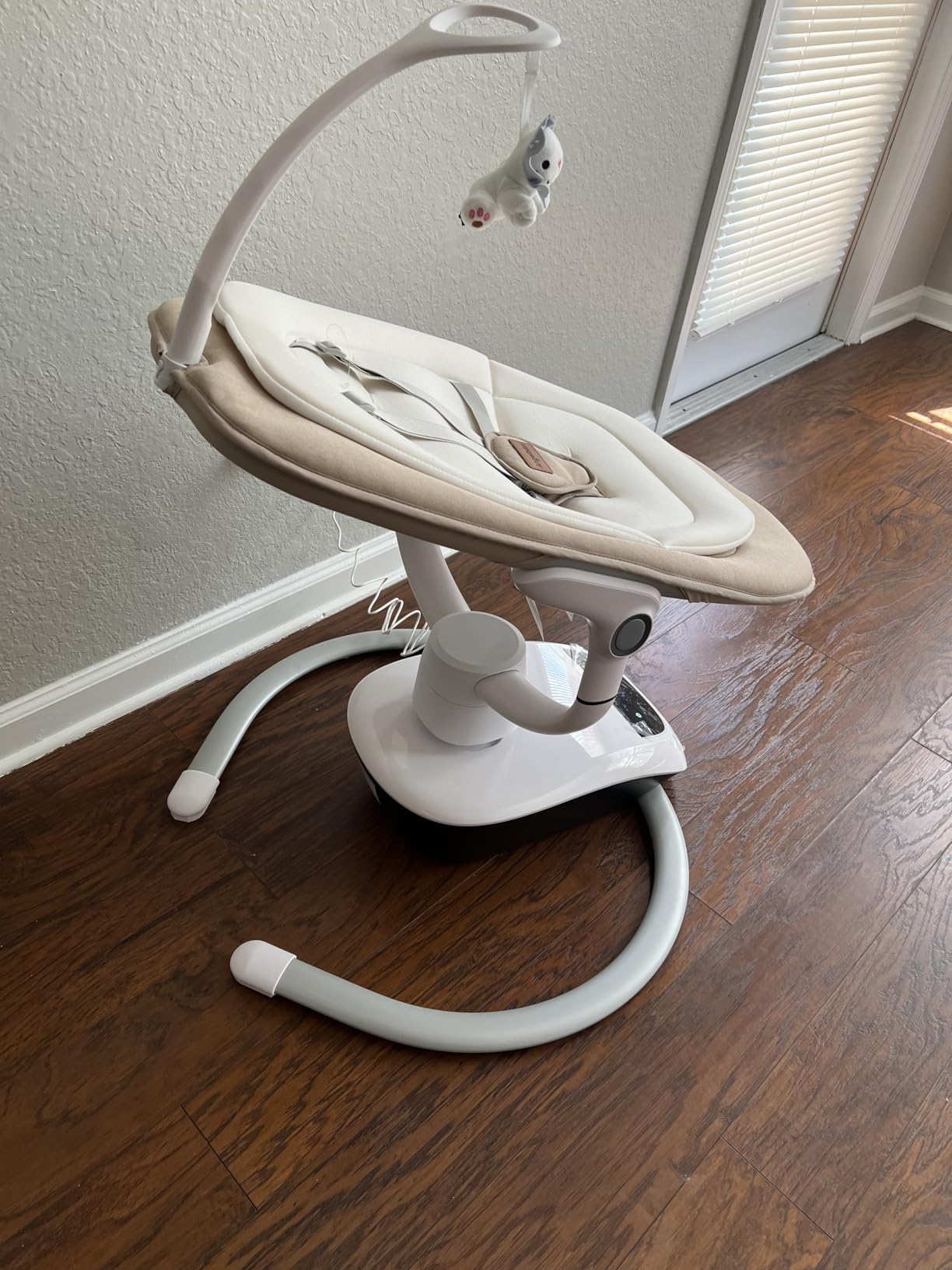 Angelbliss Baby Swing with Custom Motion, 3D-Motion Electric Swing with 6 Unique Motions & 4-Speeds, Bluetooth Enabled, 13 Preset Lullabies (Beige) customer photo 2