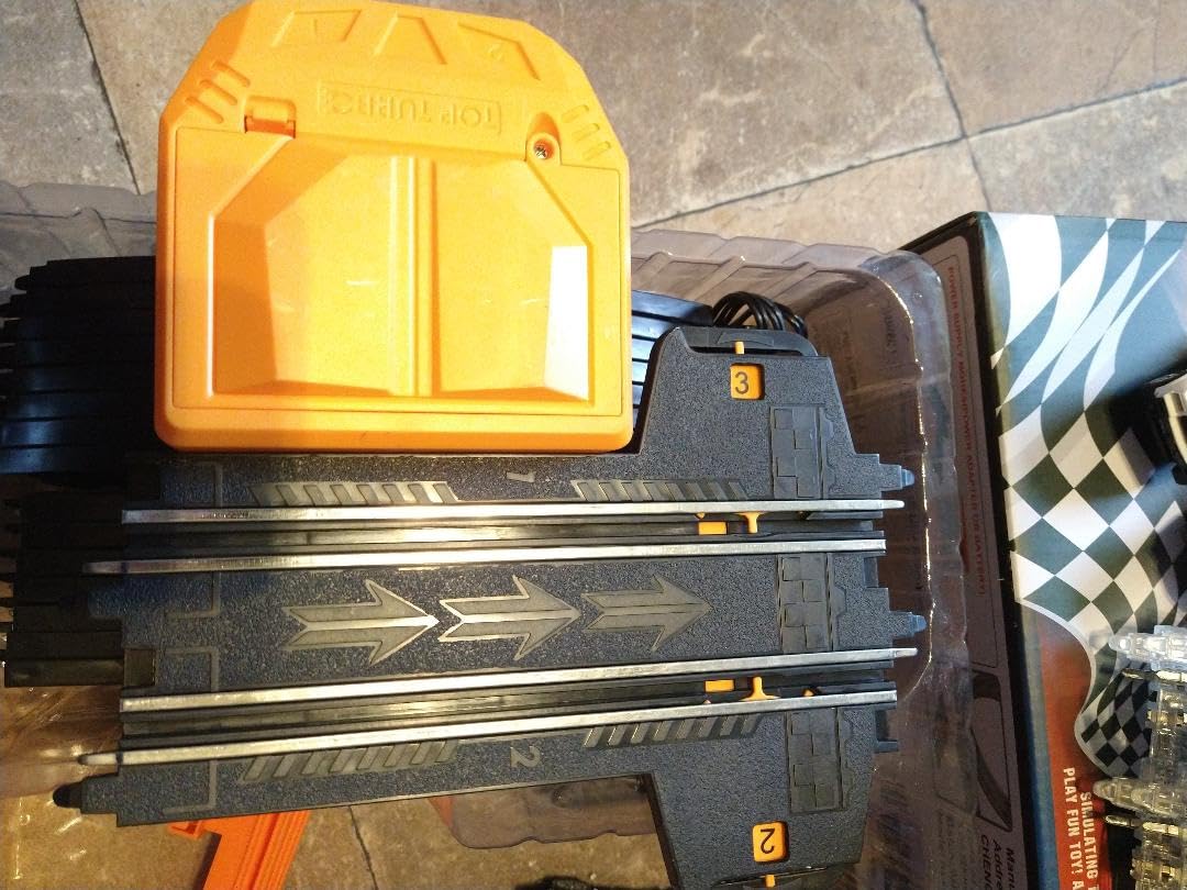 Slot Car Race Track Sets with 4 Slot Cars, Ideal Birthday Xmas Gifts Toys for Kids Boys Ages 6 7 8-12, Battery or Electric Race Car Track Set with Dual Racing Game, Flash Circular Track, Lap Counter customer photo 1