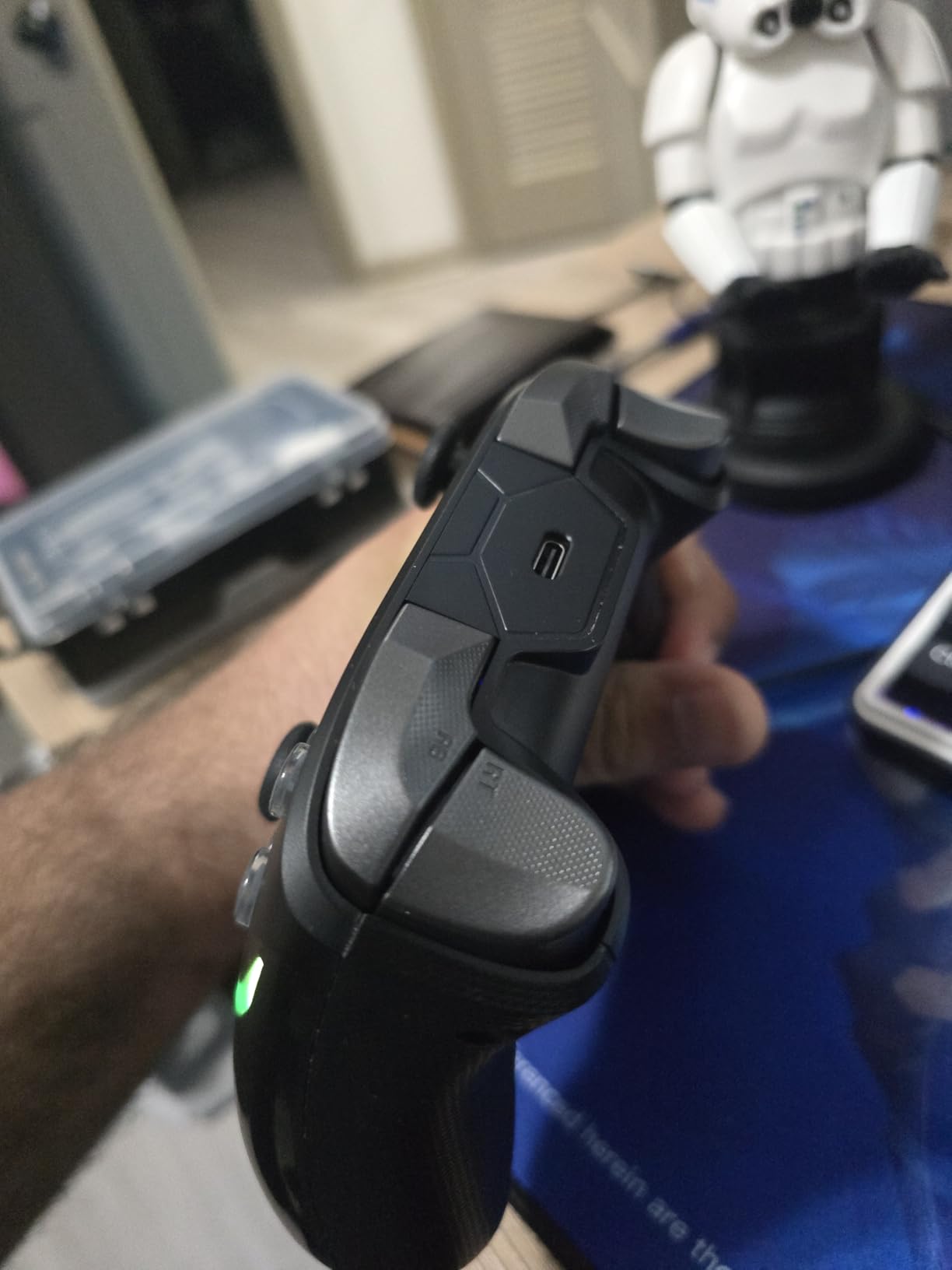 EasySMX D10 PC Controller - Elite Wireless Bluetooth Pro Controller with TMR Joystick, Dual-Mode Triggers & Full Mechanical Buttons, 1000Hz Polling Rate, RGB Lighting for PC/Switch/Android/iOS customer photo 2