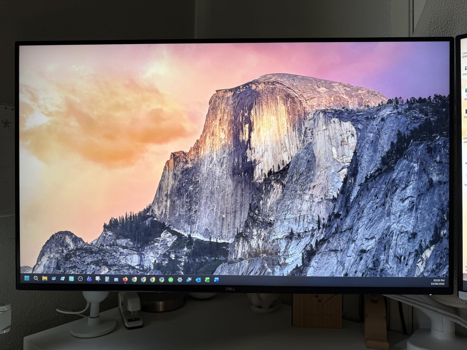 Dell 32 Plus 4K Monitor - S3225QS - 31.5-inch 4K (3840 x 2160) up to 120Hz VA Panel, AMD FreeSync Premium, 99% sRGB, 95% DCI-P3 customer photo 1